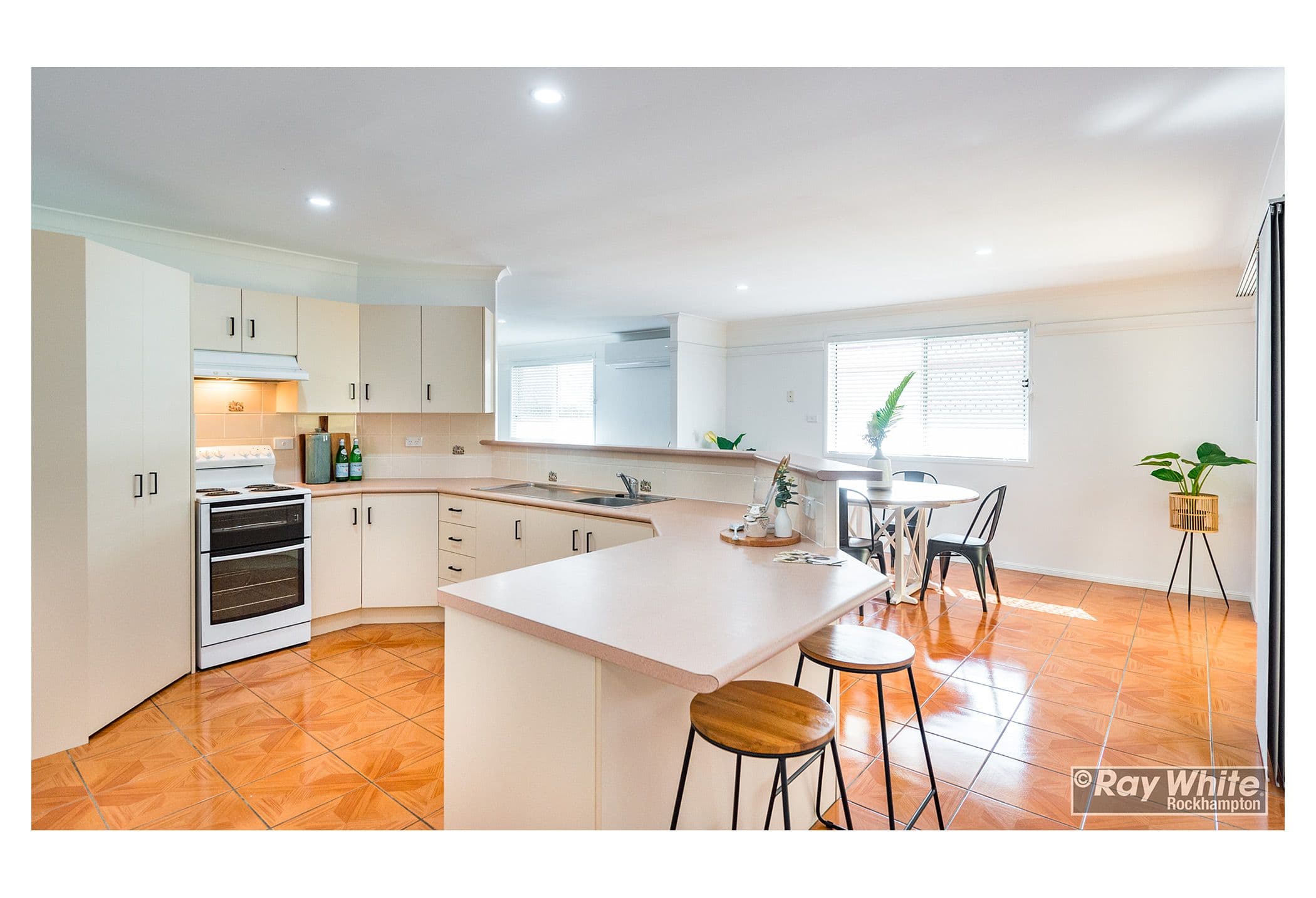 71 Upper Dawson Road, Allenstown QLD 4700, Allenstown - Thumbnail 2