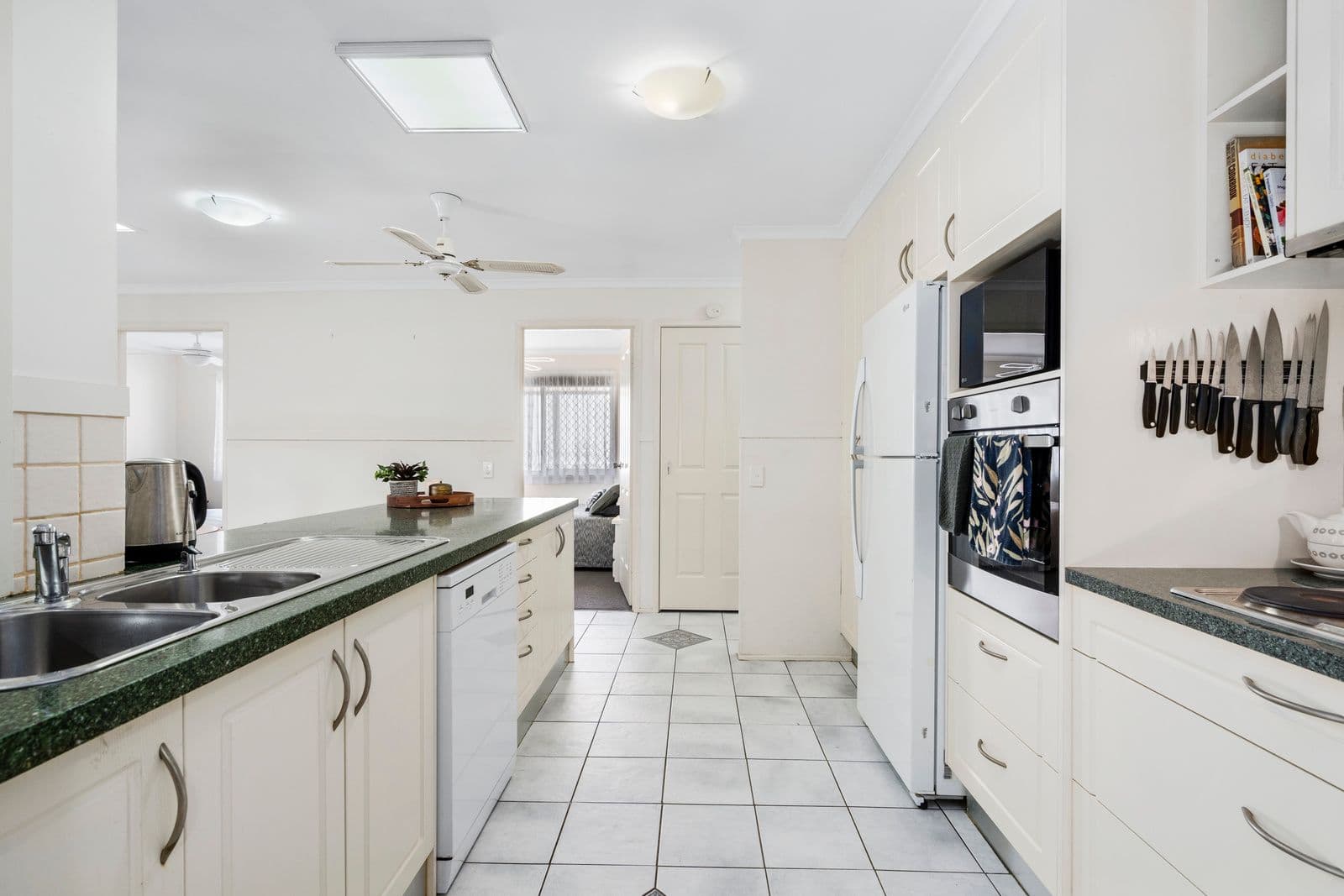 17 Village Way, Oxenford QLD 4210, Oxenford - Thumbnail 8