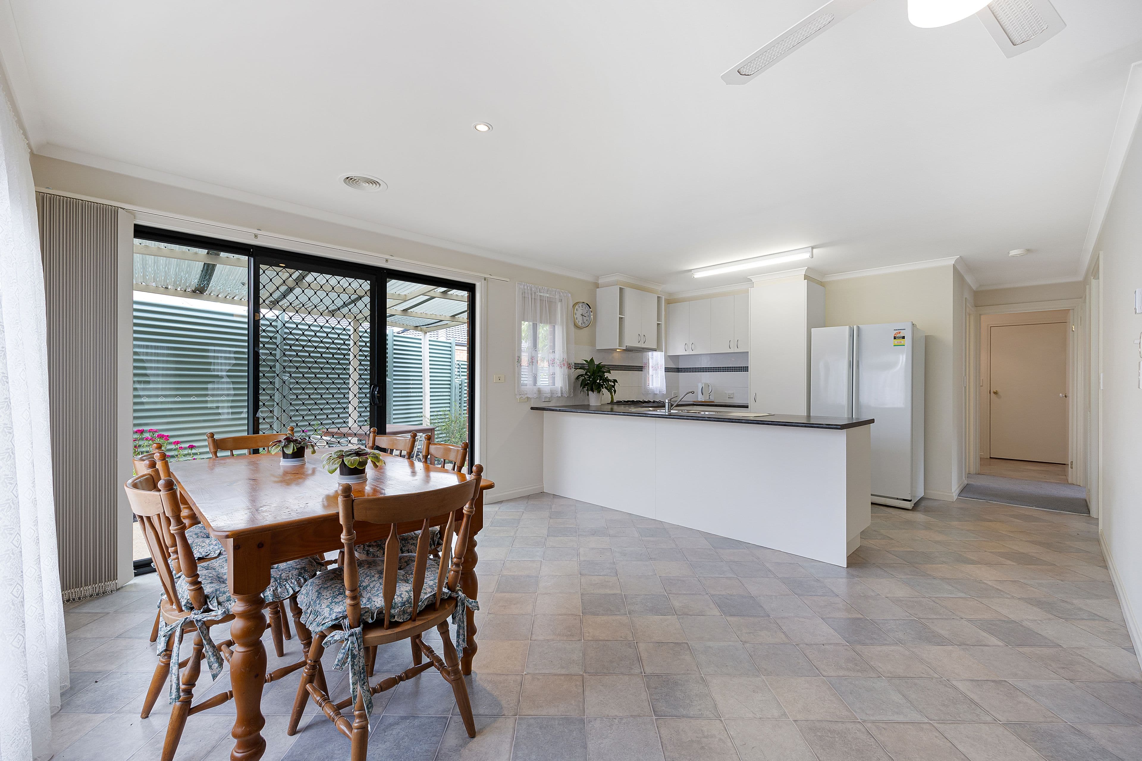 3 Cluden Gardens, Sebastopol VIC 3356, Sebastopol - Thumbnail 3