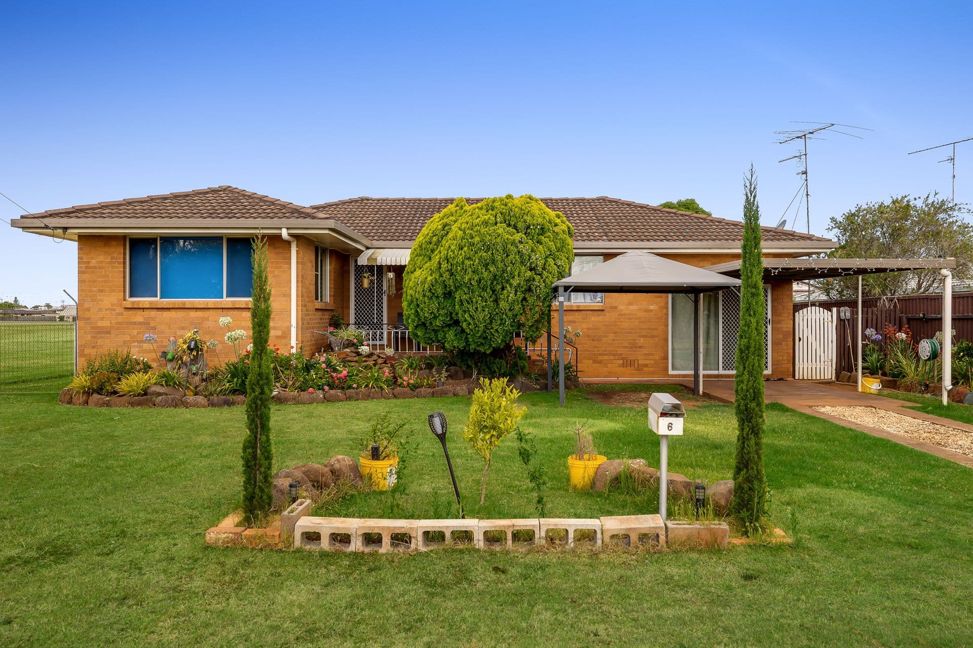 6 Ledbury Court, Wilsonton QLD 4350, Wilsonton - Image 1