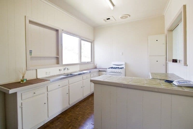 43 Scotland Avenue, GREENSBOROUGH VIC 3088, Greensborough - Thumbnail 2