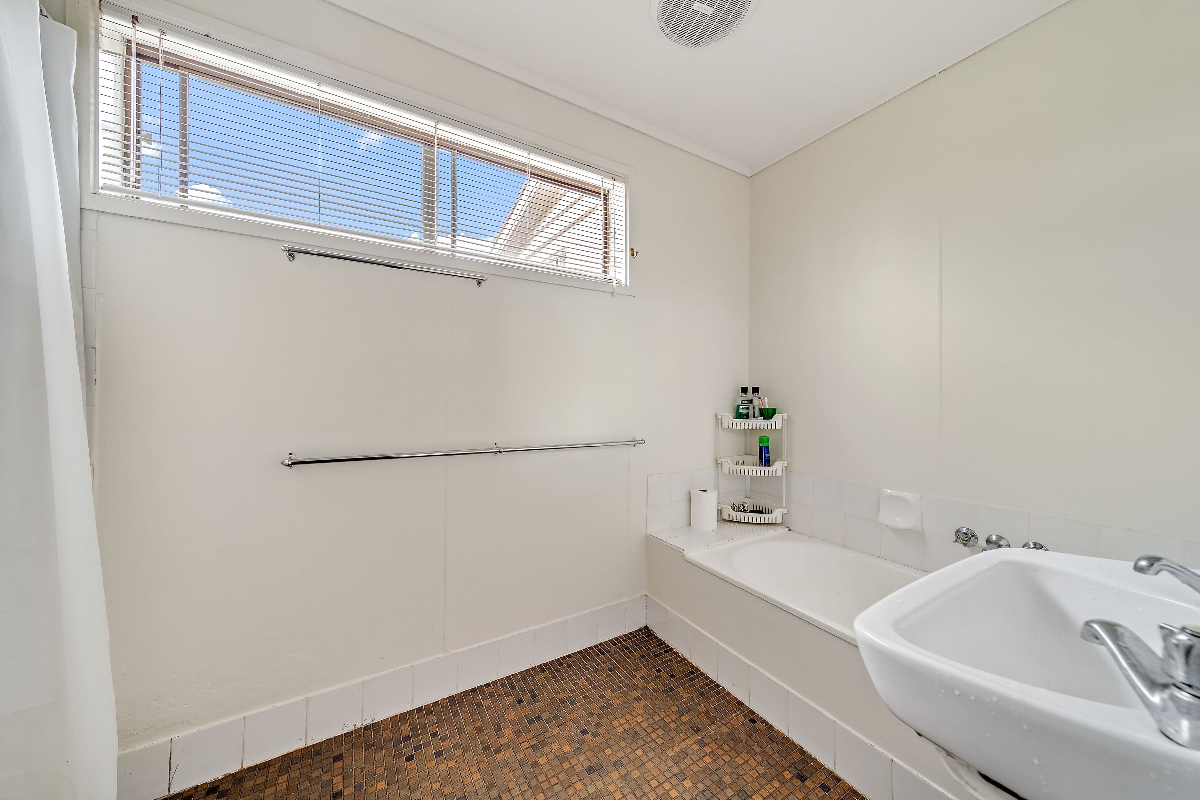 14 Garrad Court, Charnwood ACT 2615, Charnwood - Thumbnail 8