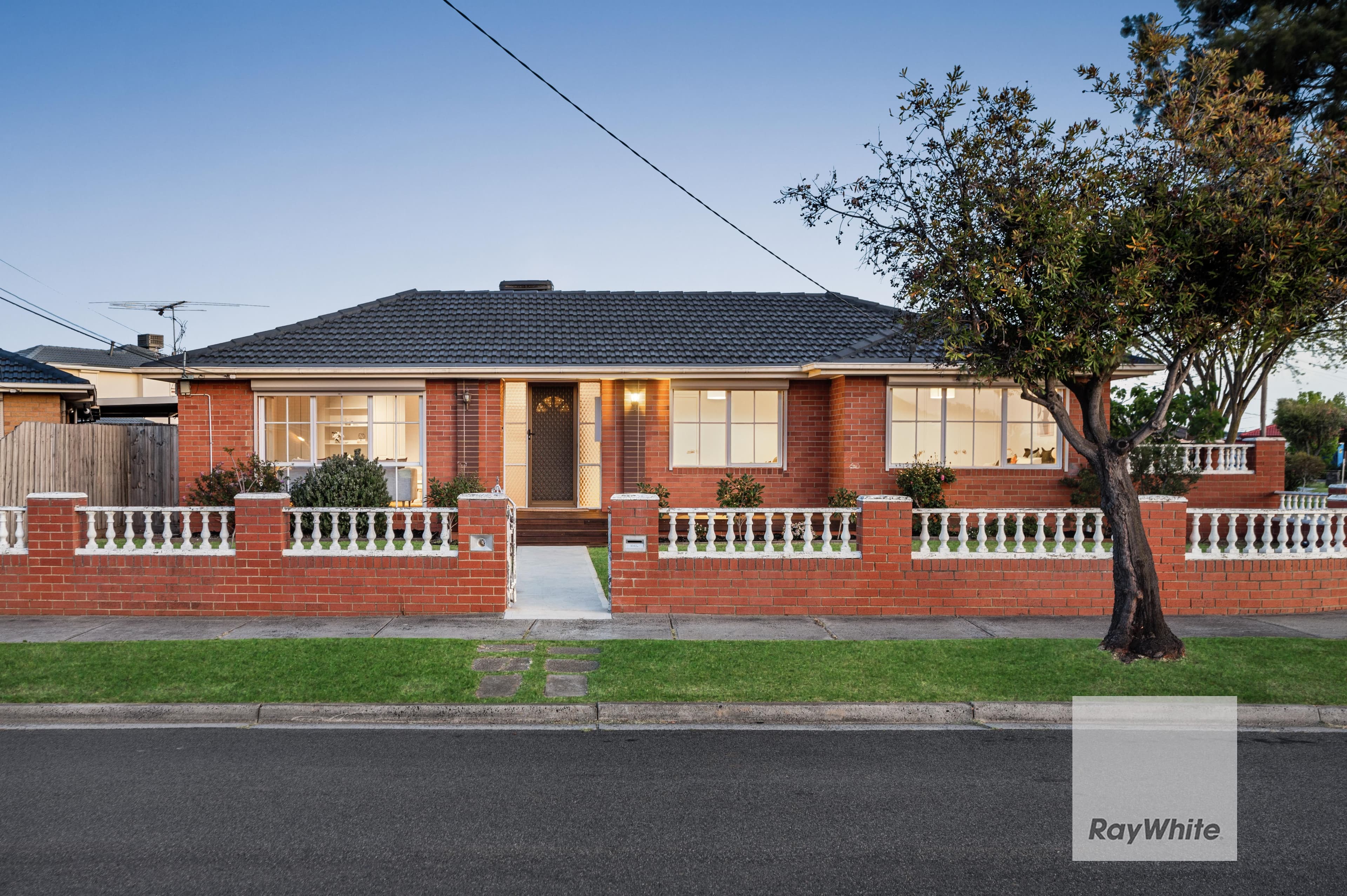16 Grantley Drive, Gladstone Park VIC 3043, Gladstone Park - Image 1
