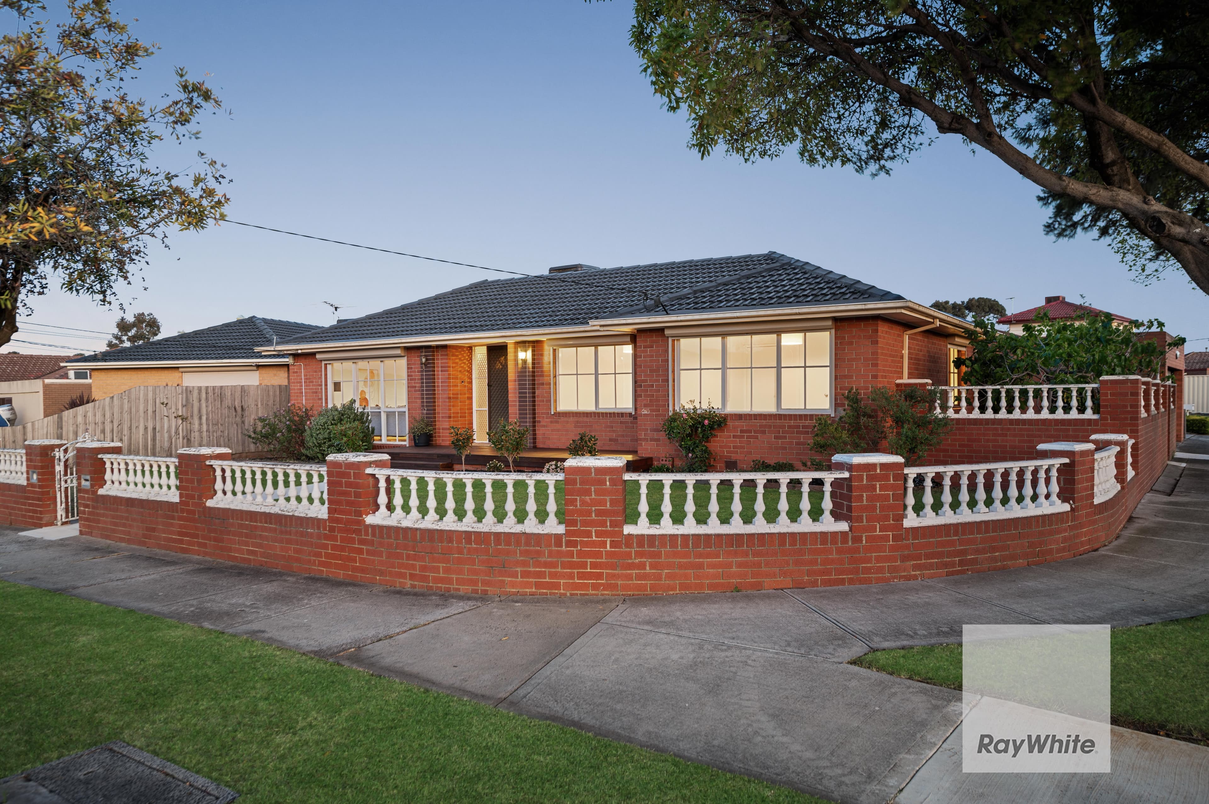 16 Grantley Drive, Gladstone Park VIC 3043, Gladstone Park - Thumbnail 3