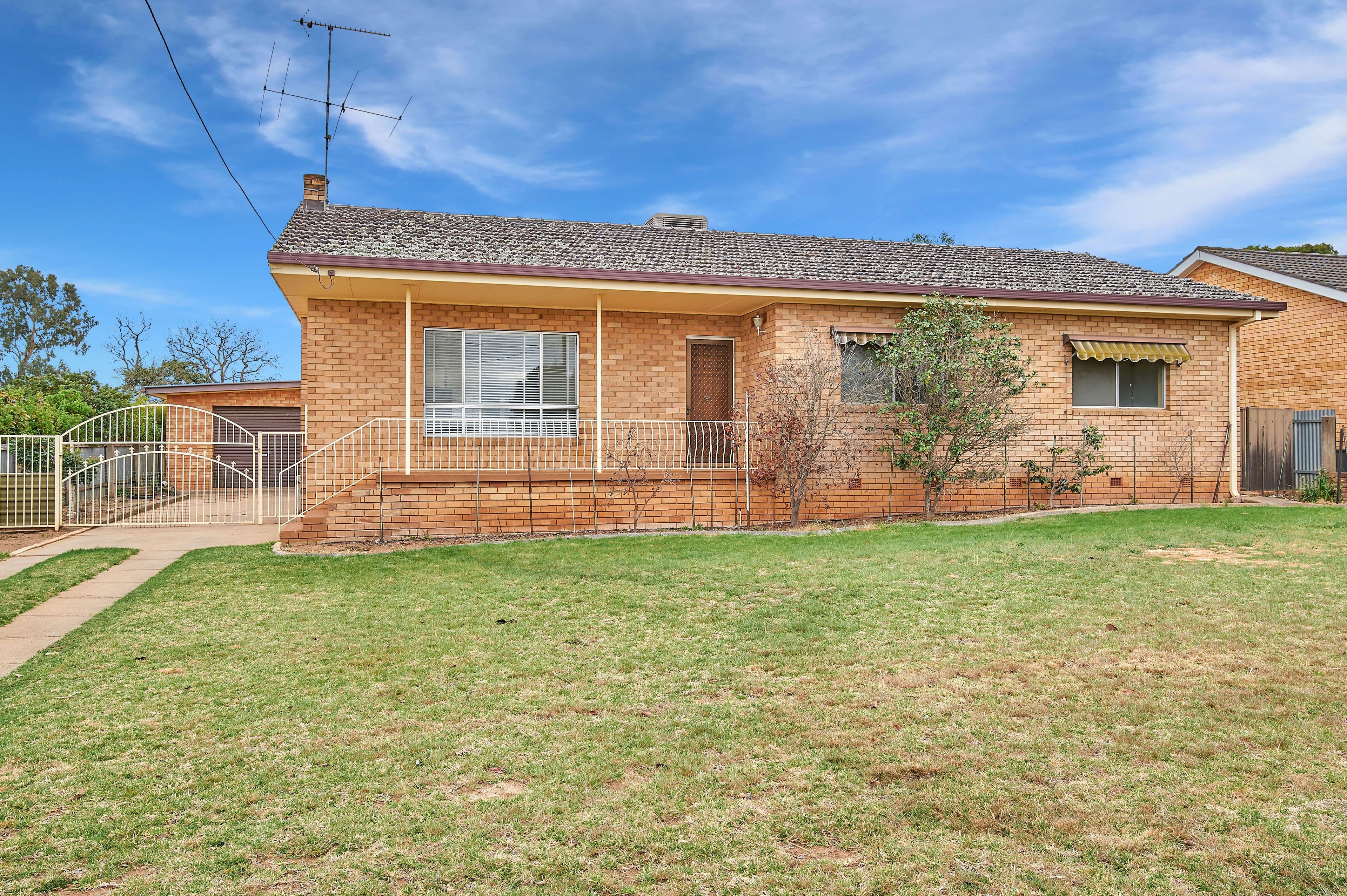 5 Cross Street, Junee - Image 1