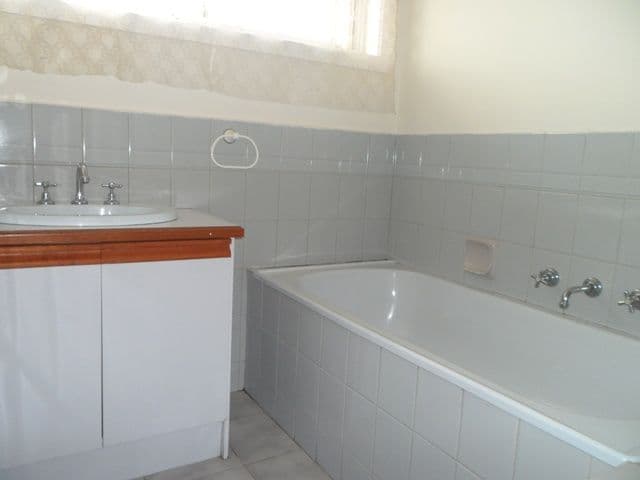 1 Thistle Close, HOPPERS CROSSING VIC 3029, Hoppers Crossing - Thumbnail 4