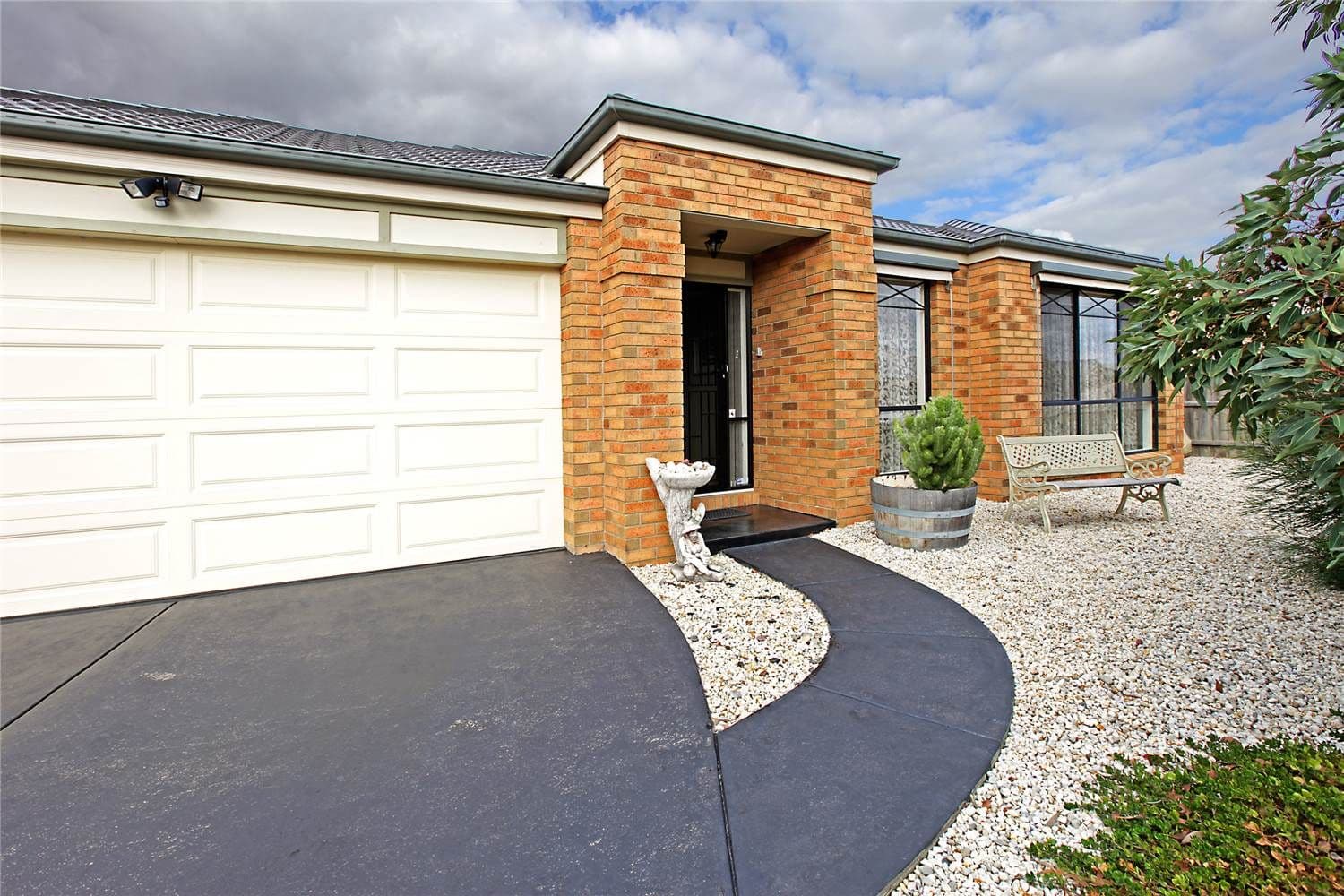 38 Country Gardens Drive, LARA VIC 3212, Lara - Thumbnail 2
