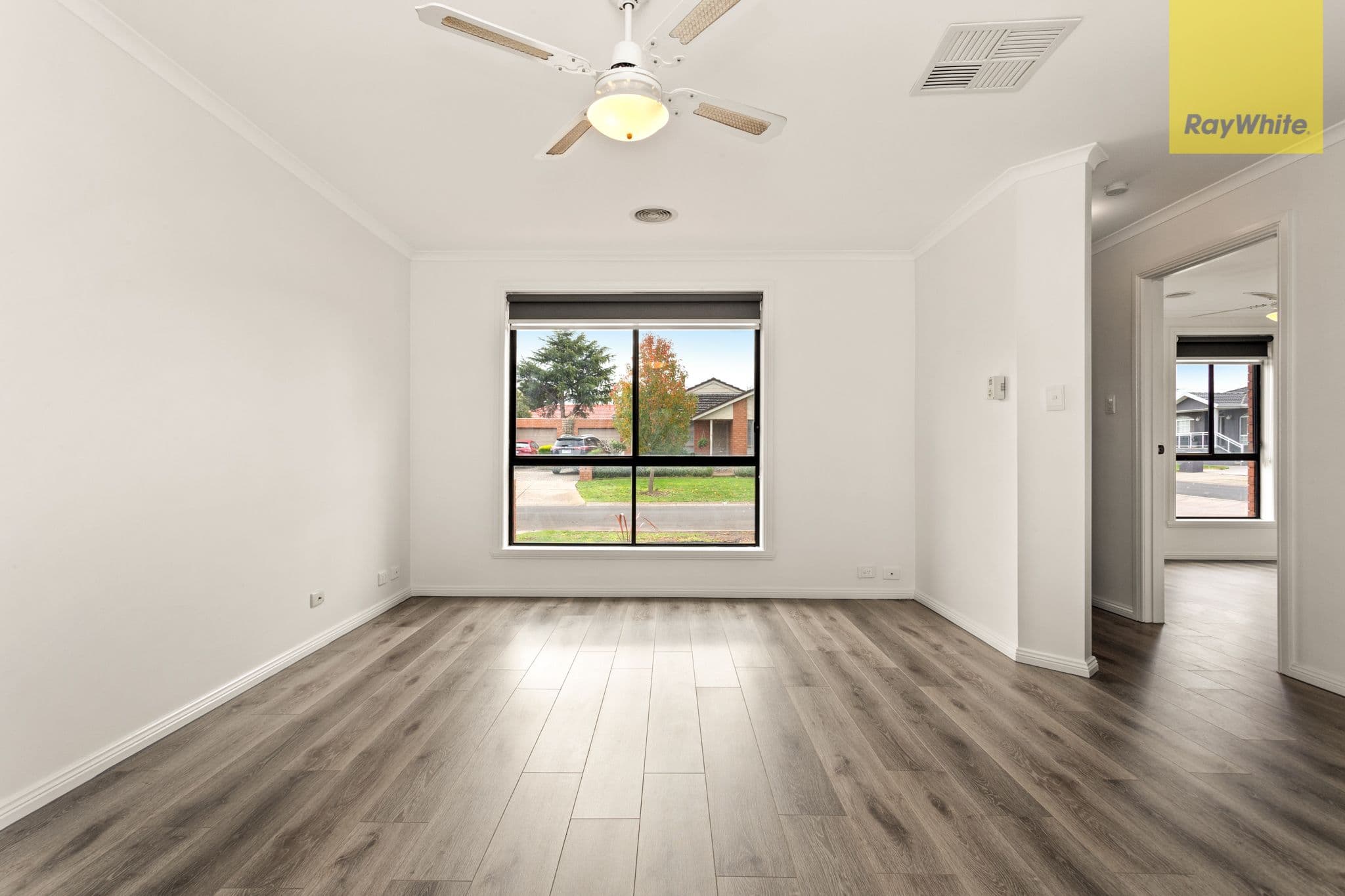 25 Saratoga Crescent, Keilor Downs VIC 3038, Keilor Downs - Thumbnail 3