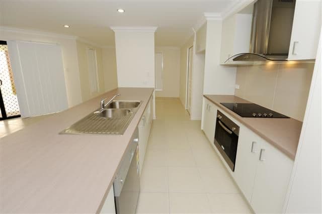 15 Oasis Court, GLADSTONE QLD 4680, South Gladstone - Thumbnail 2