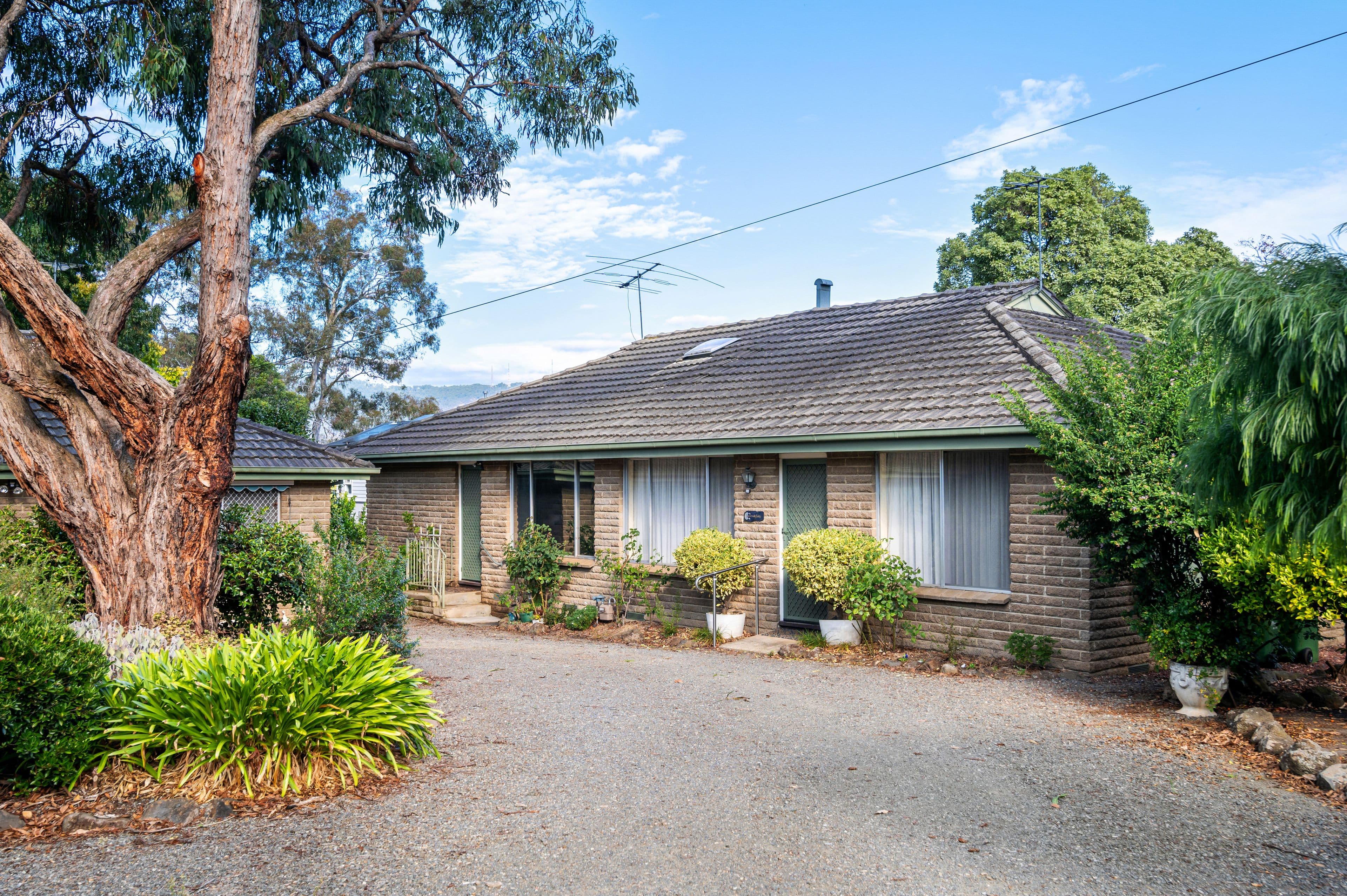 2 Henty Court, Croydon VIC 3136, Croydon - Thumbnail 2