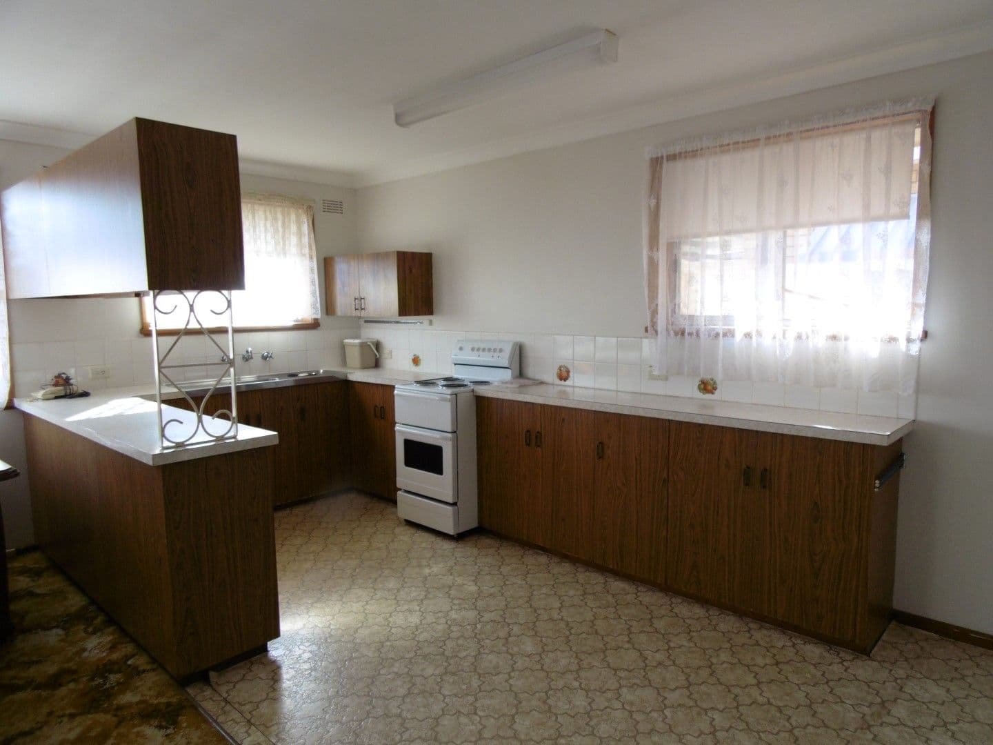 4 Downes Crescent, Parkes - Thumbnail 2
