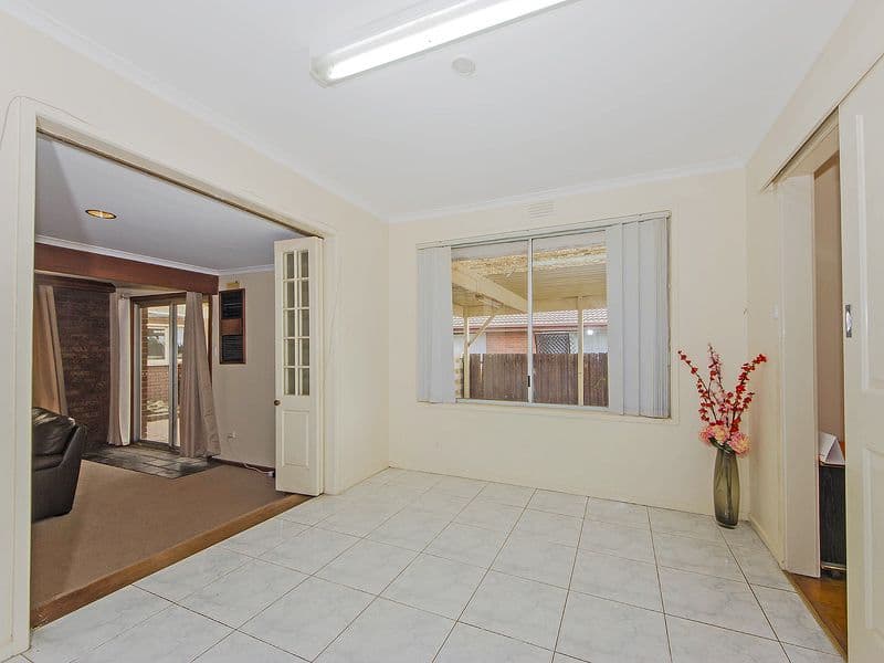 18 Clay Avenue, HOPPERS CROSSING VIC 3029, Hoppers Crossing - Thumbnail 4