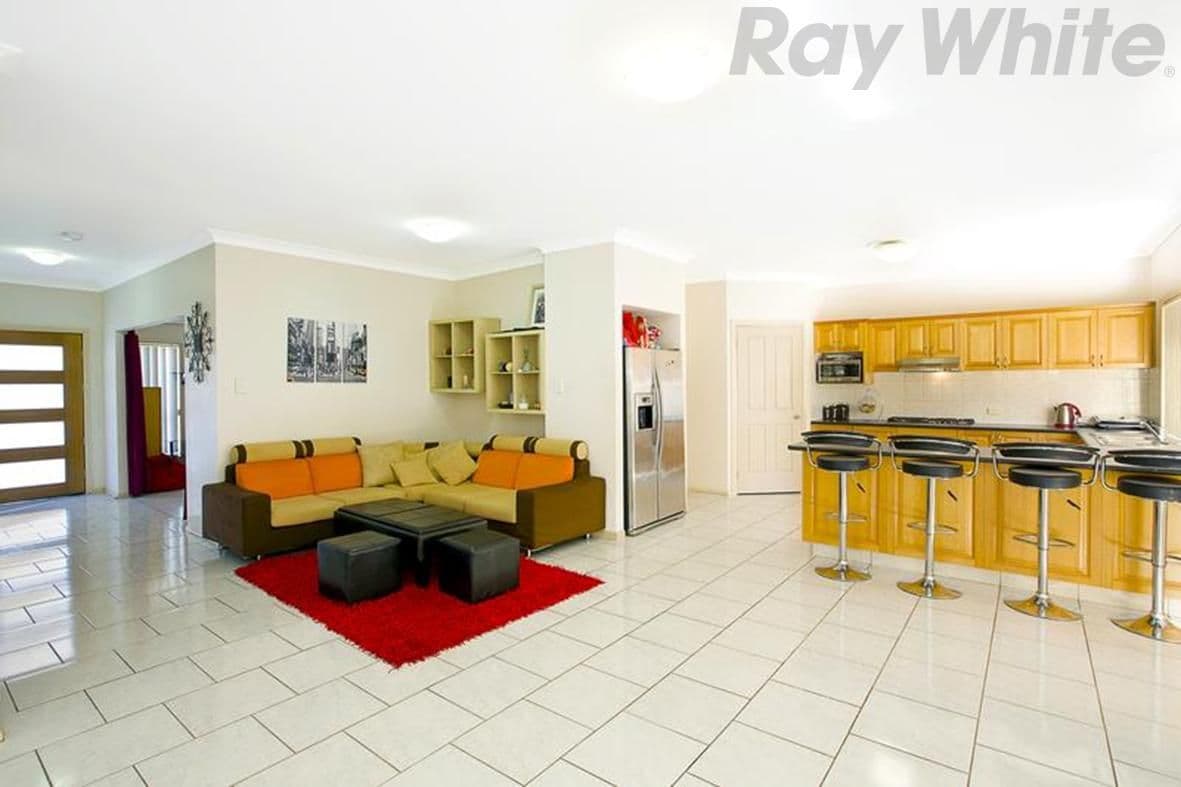 2 Elyard Crescent, WEST HOXTON NSW 2171, West Hoxton - Thumbnail 5