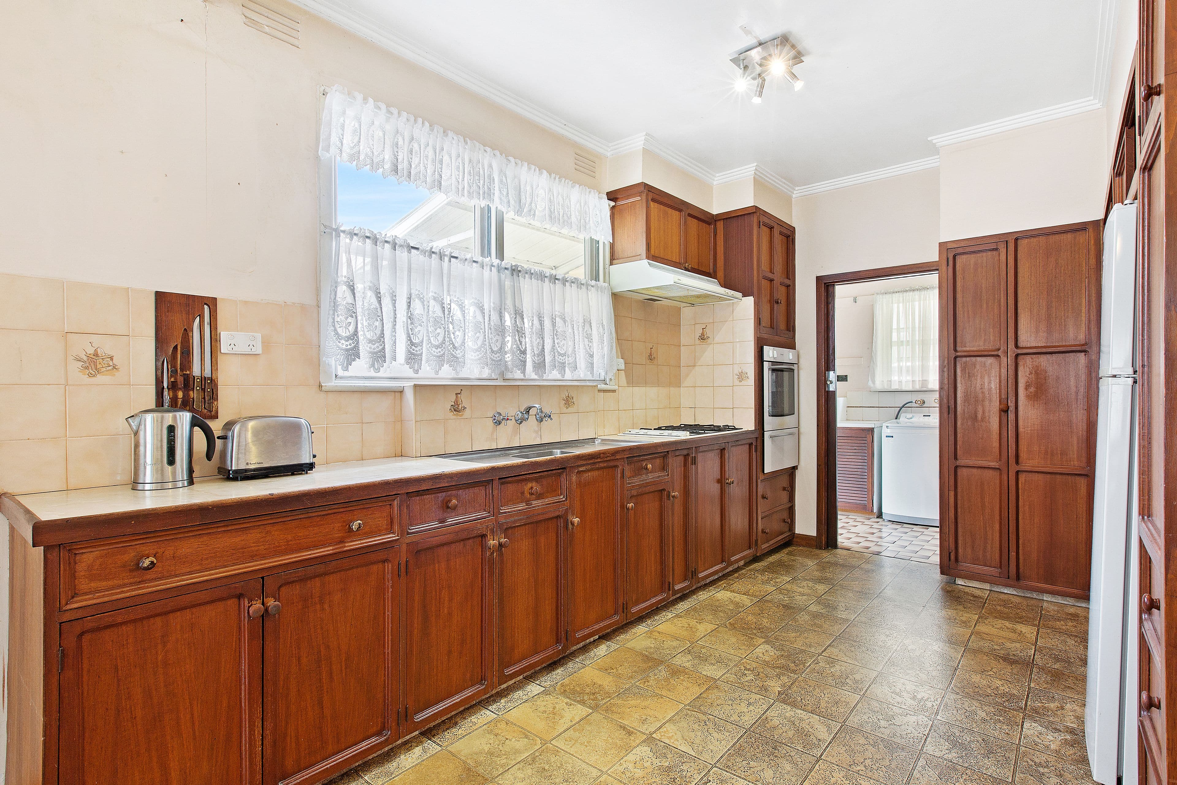 37 Petrie Street, Frankston VIC 3199, Frankston - Thumbnail 2