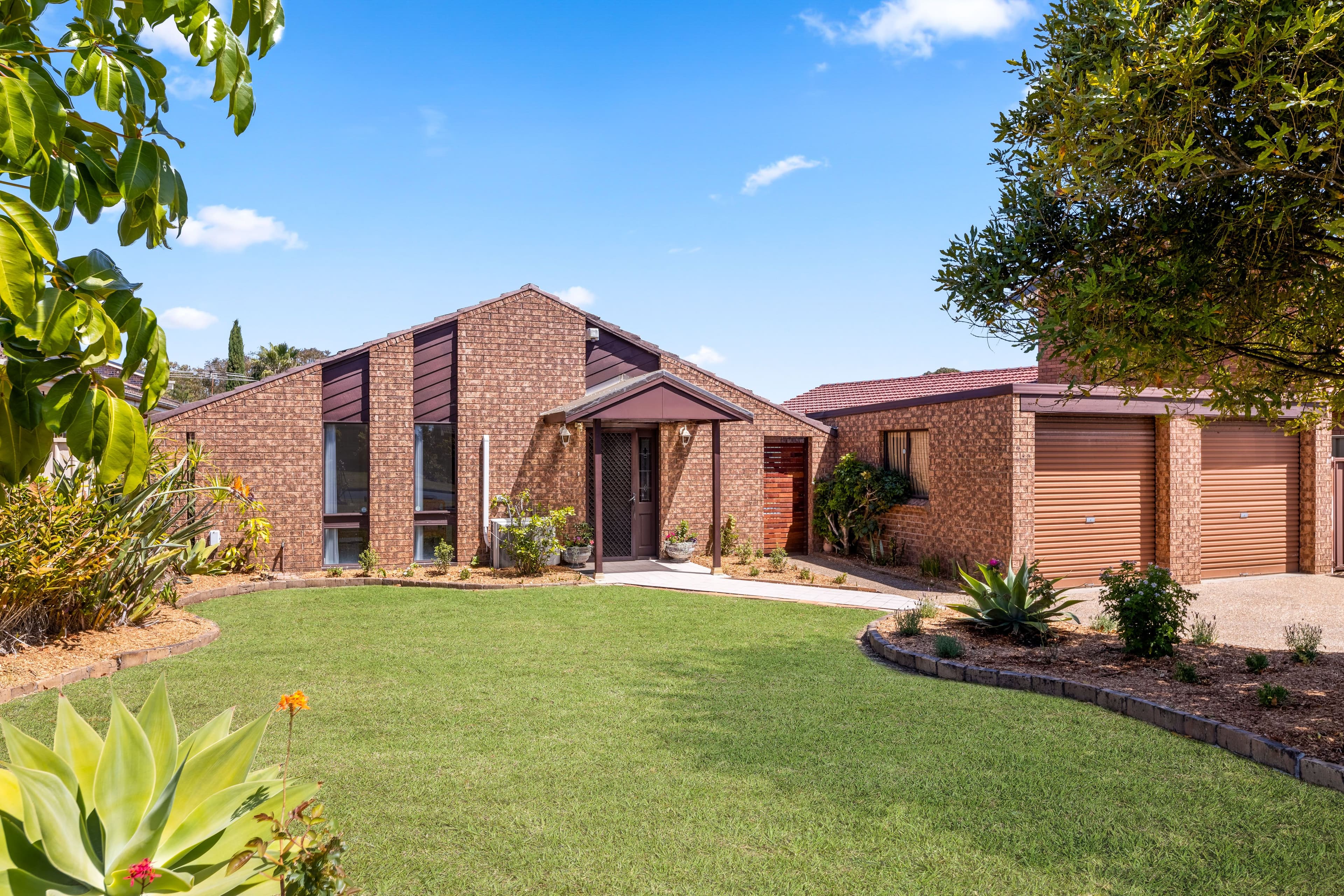 21 Blaxland Drive, Illawong NSW 2234, Illawong - Image 1