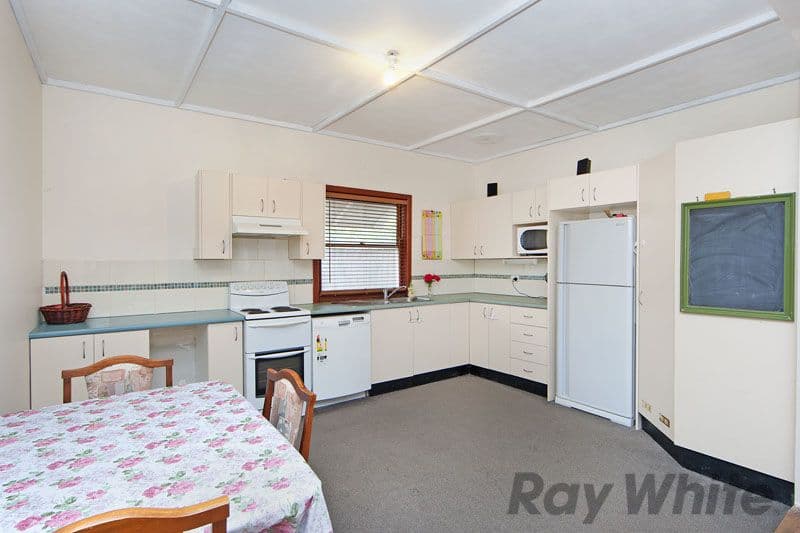1 Coraldeen Avenue, GOROKAN NSW 2263, Gorokan - Thumbnail 5