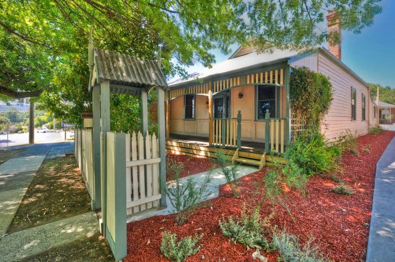 1 Gloria Close, HEALESVILLE VIC 3777, Healesville - Image 1