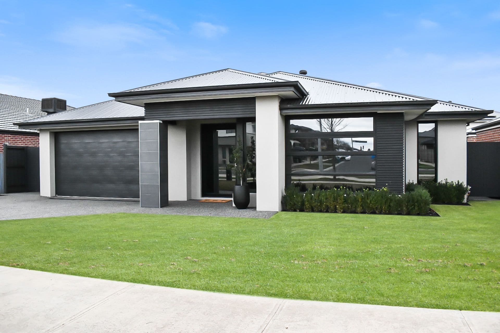 134 Thoroughbred Drive, Clyde North VIC 3978, Clyde North - Image 1