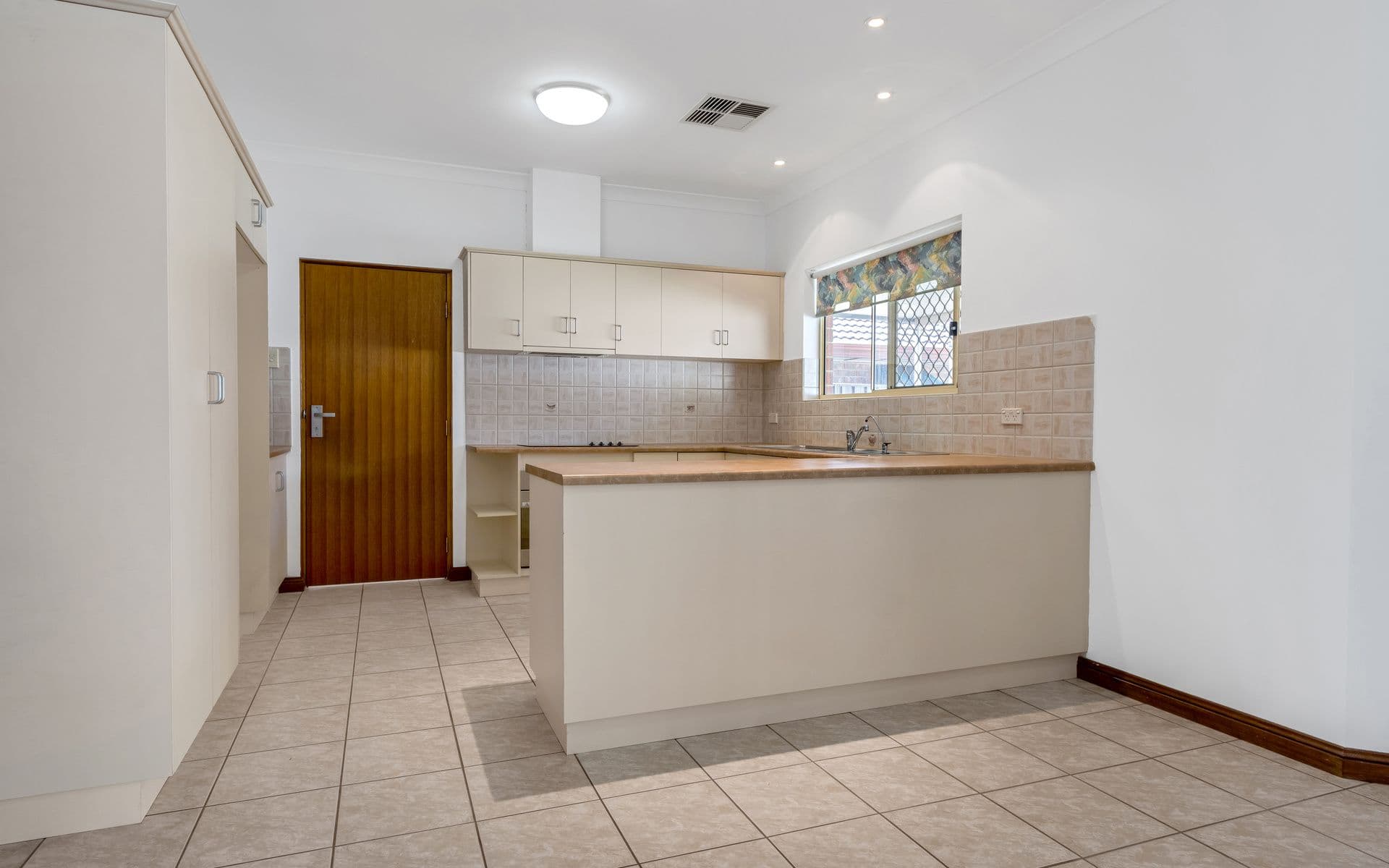 1C South Parade, Seaton SA 5023, Seaton - Thumbnail 4