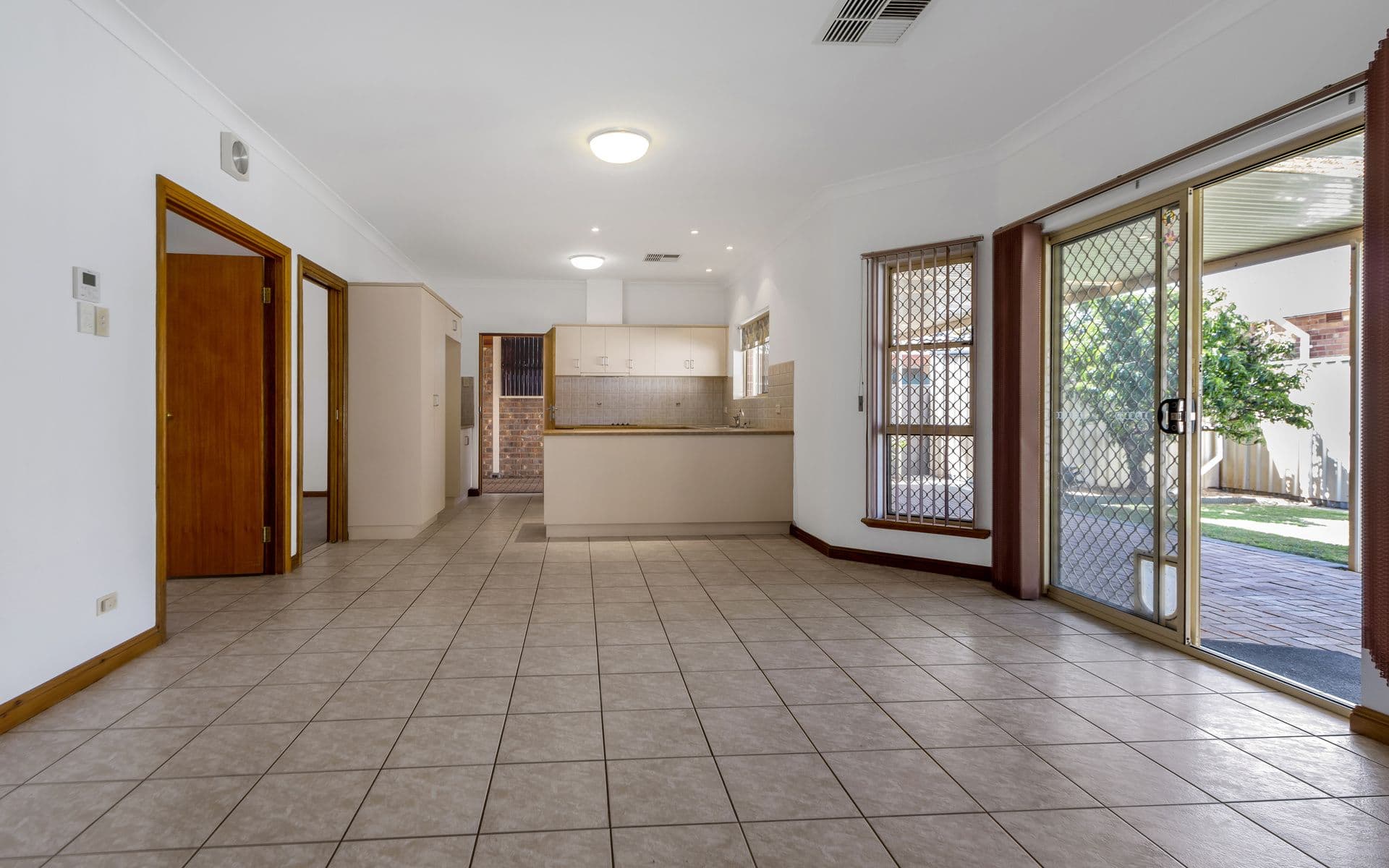 1C South Parade, Seaton SA 5023, Seaton - Thumbnail 5