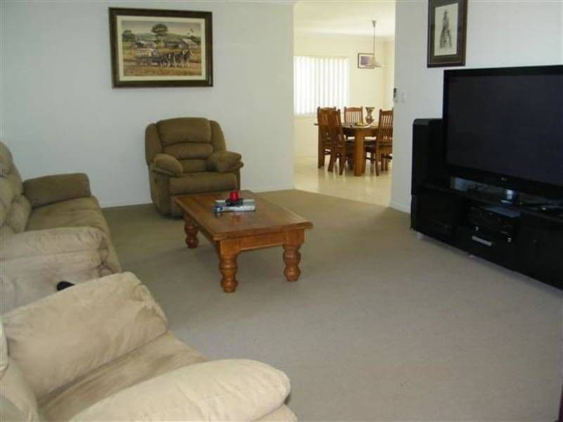 90 Emmadale Drive, NEW AUCKLAND QLD 4680, New Auckland - Thumbnail 6