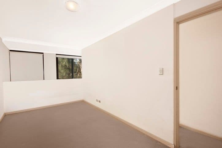 24/22 Oleander Avenue, Biggera Waters, QLD, 4216, Biggera Waters - Thumbnail 3