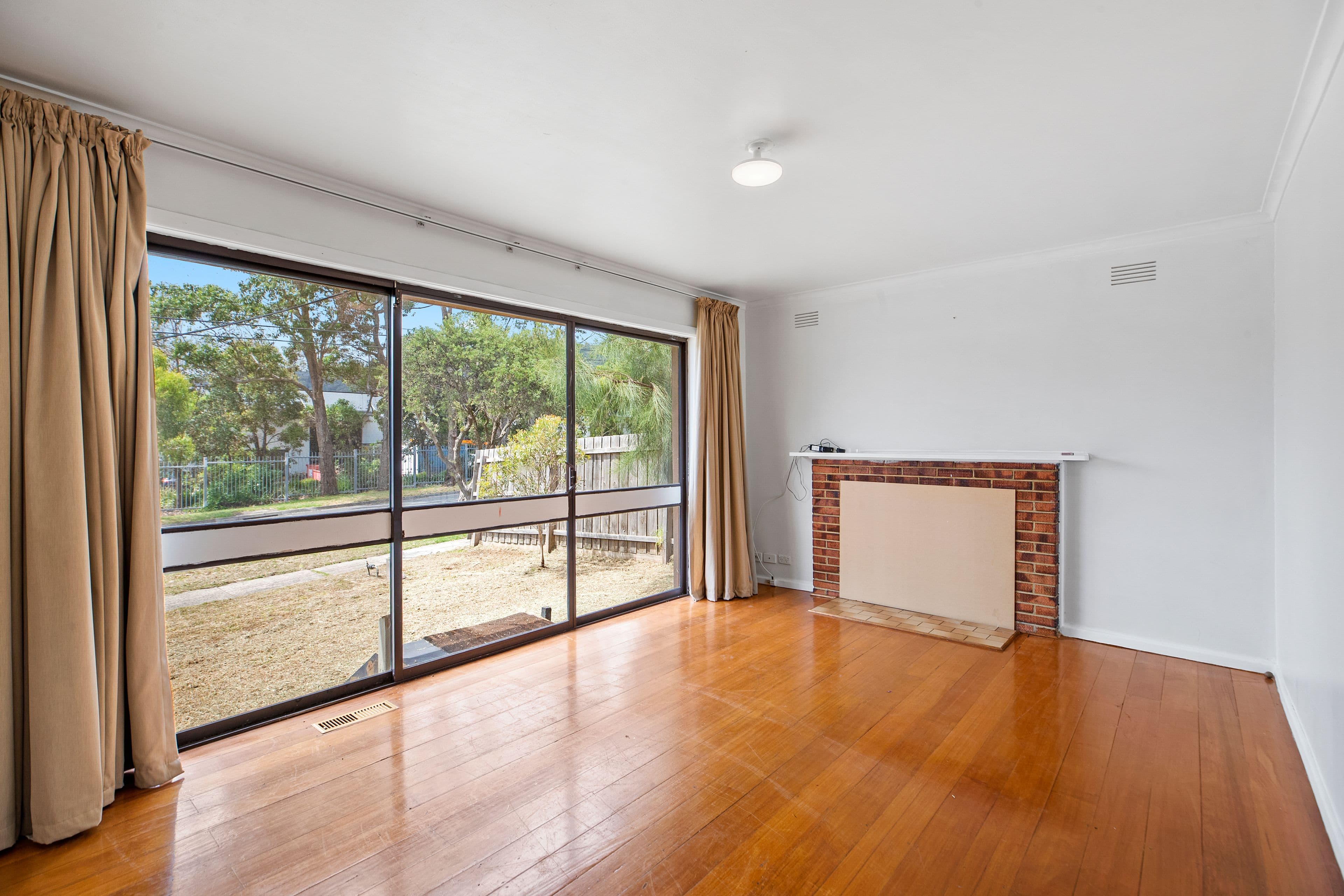 18 Cornhill Street, Ferntree Gully VIC 3156, Ferntree Gully - Thumbnail 2