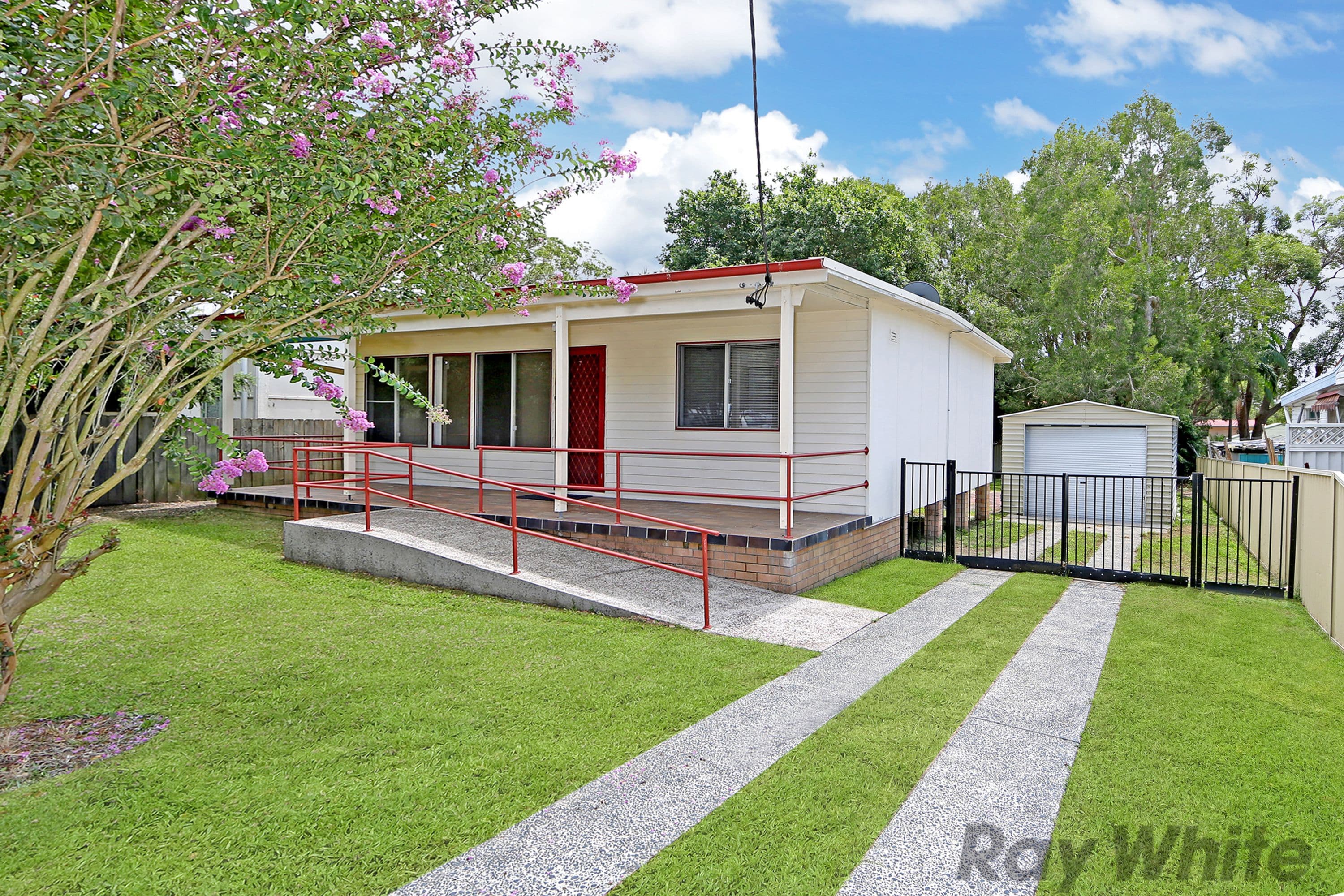11 Norah Avenue, Charmhaven - Image 1