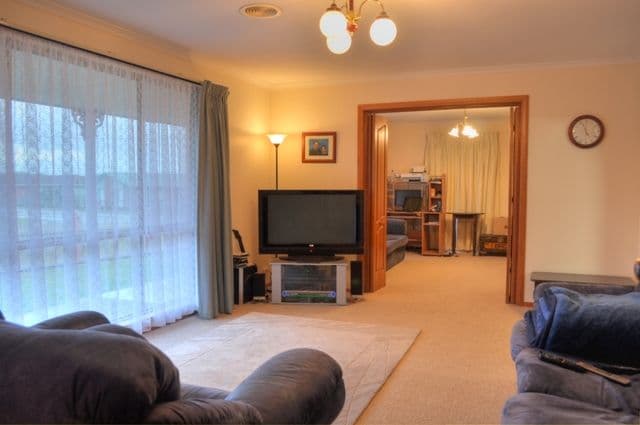 30 McKiernan Road, WARRNAMBOOL VIC 3280, Warrnambool - Thumbnail 2