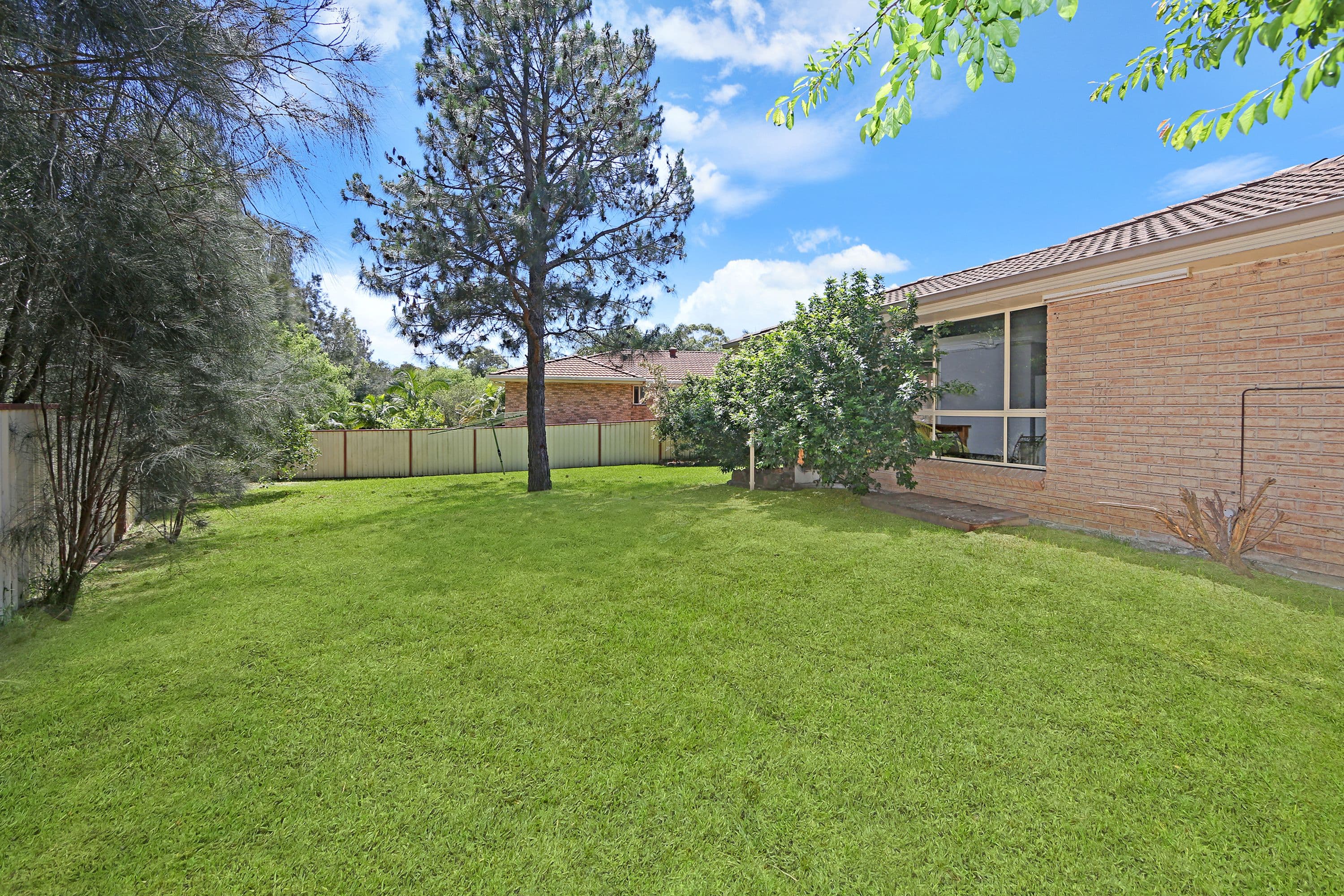 17 Derwent Drive, Lake Haven - Thumbnail 8