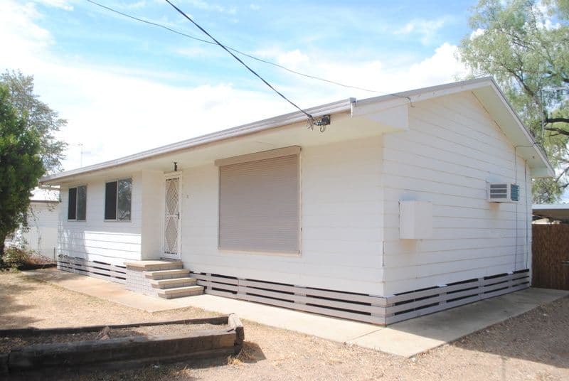 32 Oak Street, Moree - Image 1