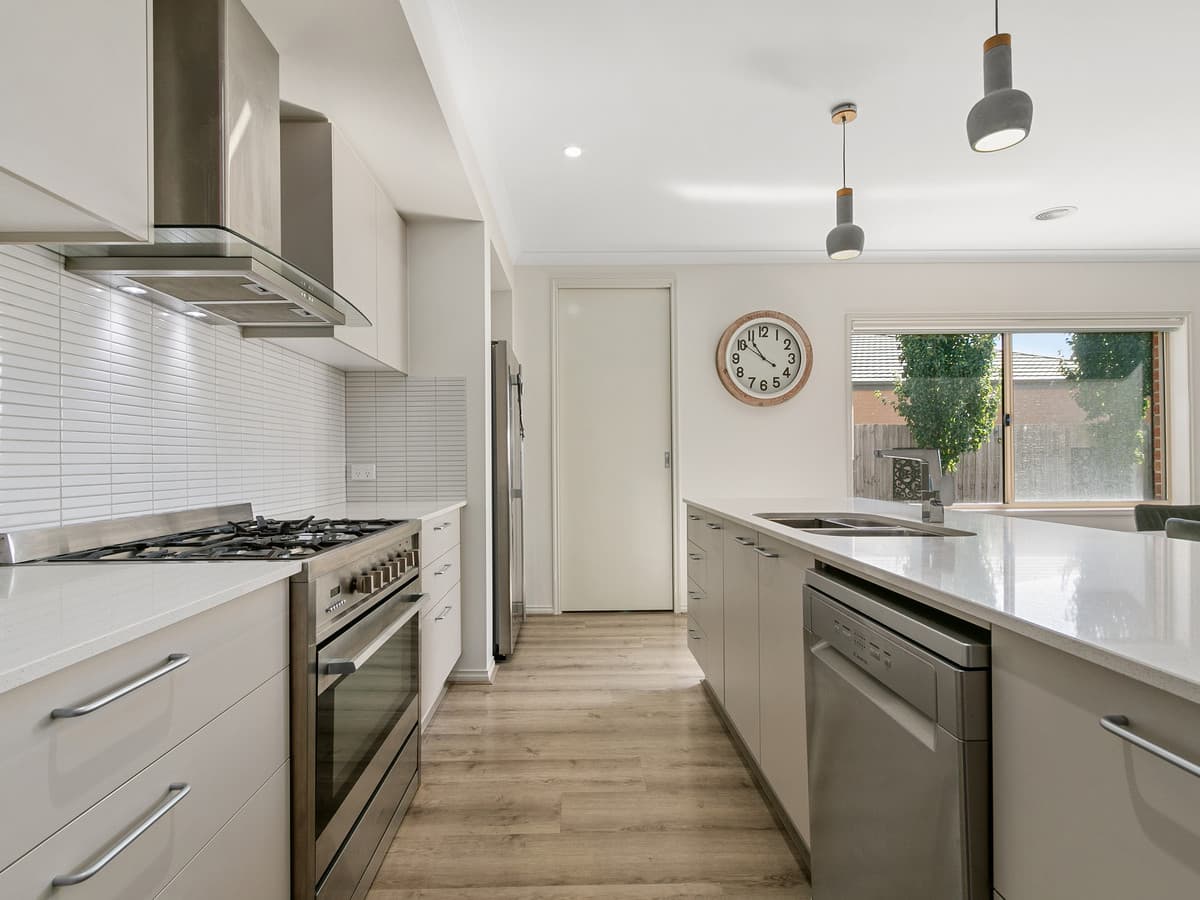 18 Paige Avenue, Traralgon VIC 3844, Traralgon - Thumbnail 2