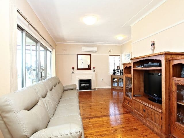 40 Betty Hendry Parade, NORTH RYDE NSW 2113, North Ryde - Thumbnail 2