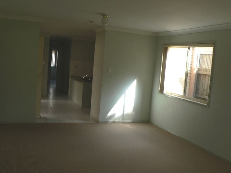 33 Benbek Circuit, SUNNYBANK HILLS QLD 4109, Sunnybank Hills - Thumbnail 3