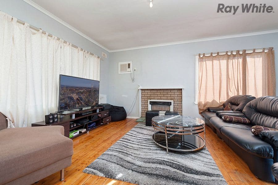 10 Welwyn Parade, Deer Park VIC 3023, Deer Park - Thumbnail 4