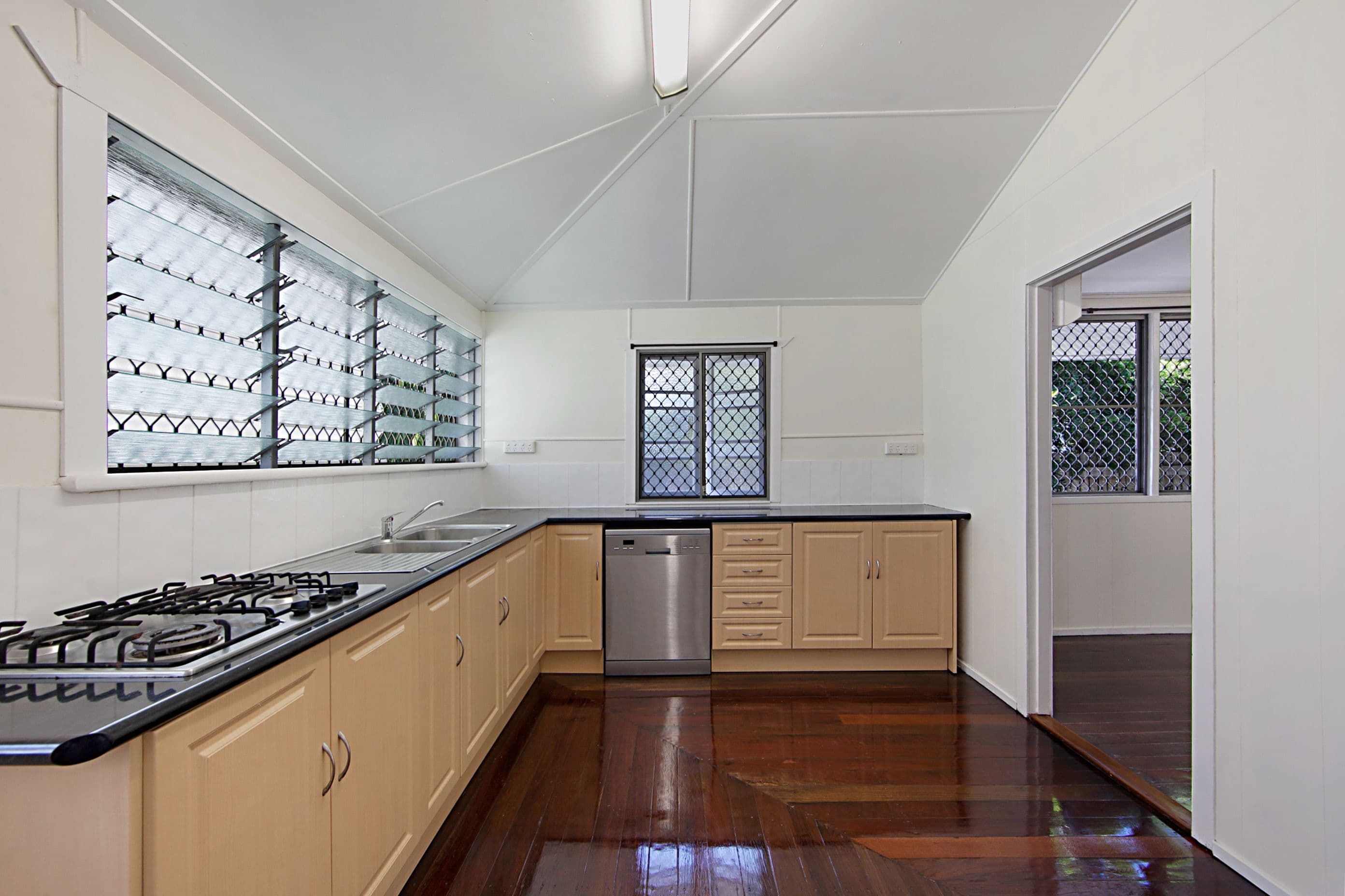 24 Carmody Street, Hermit Park QLD 4812, Hermit Park - Thumbnail 3