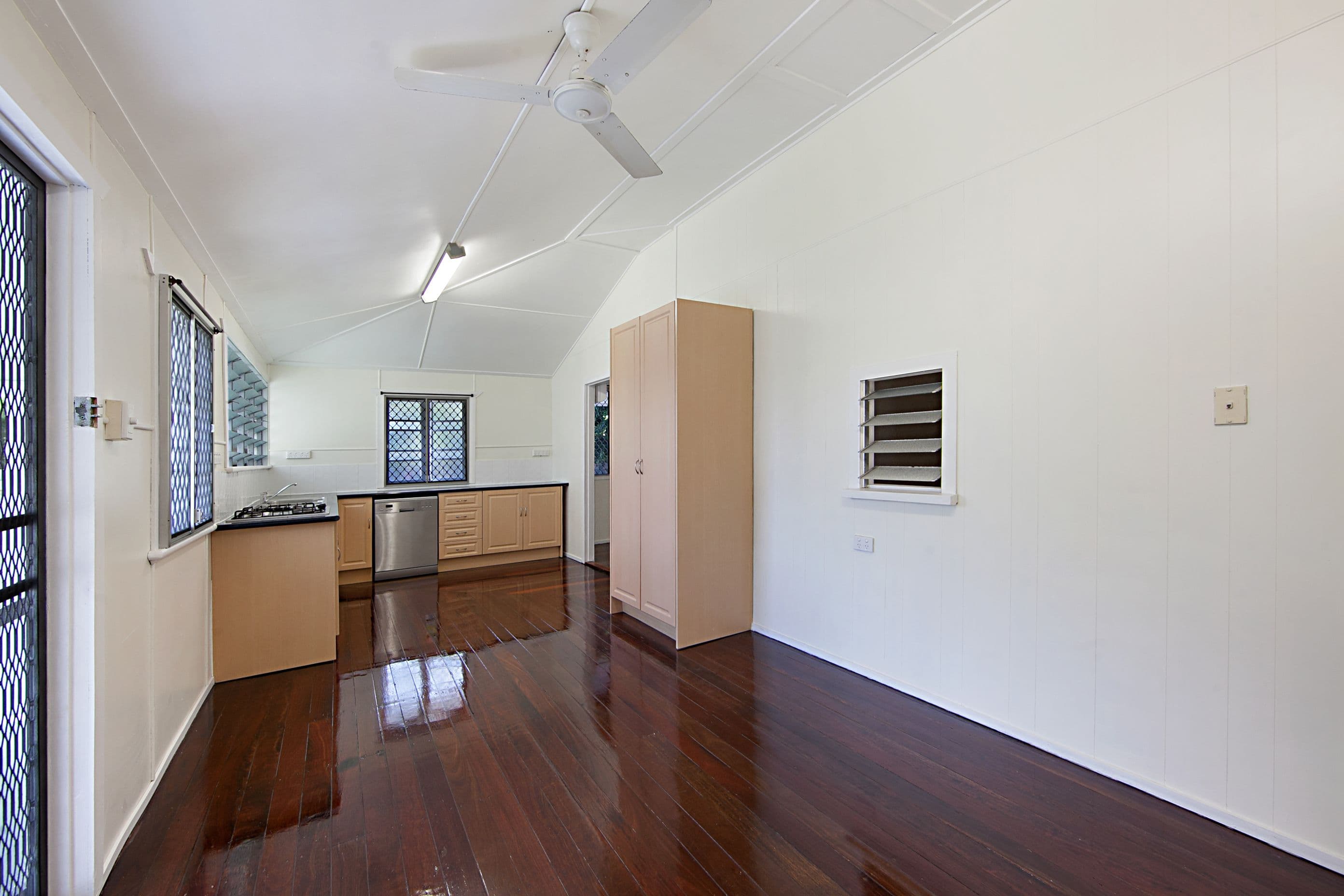 24 Carmody Street, Hermit Park QLD 4812, Hermit Park - Thumbnail 4