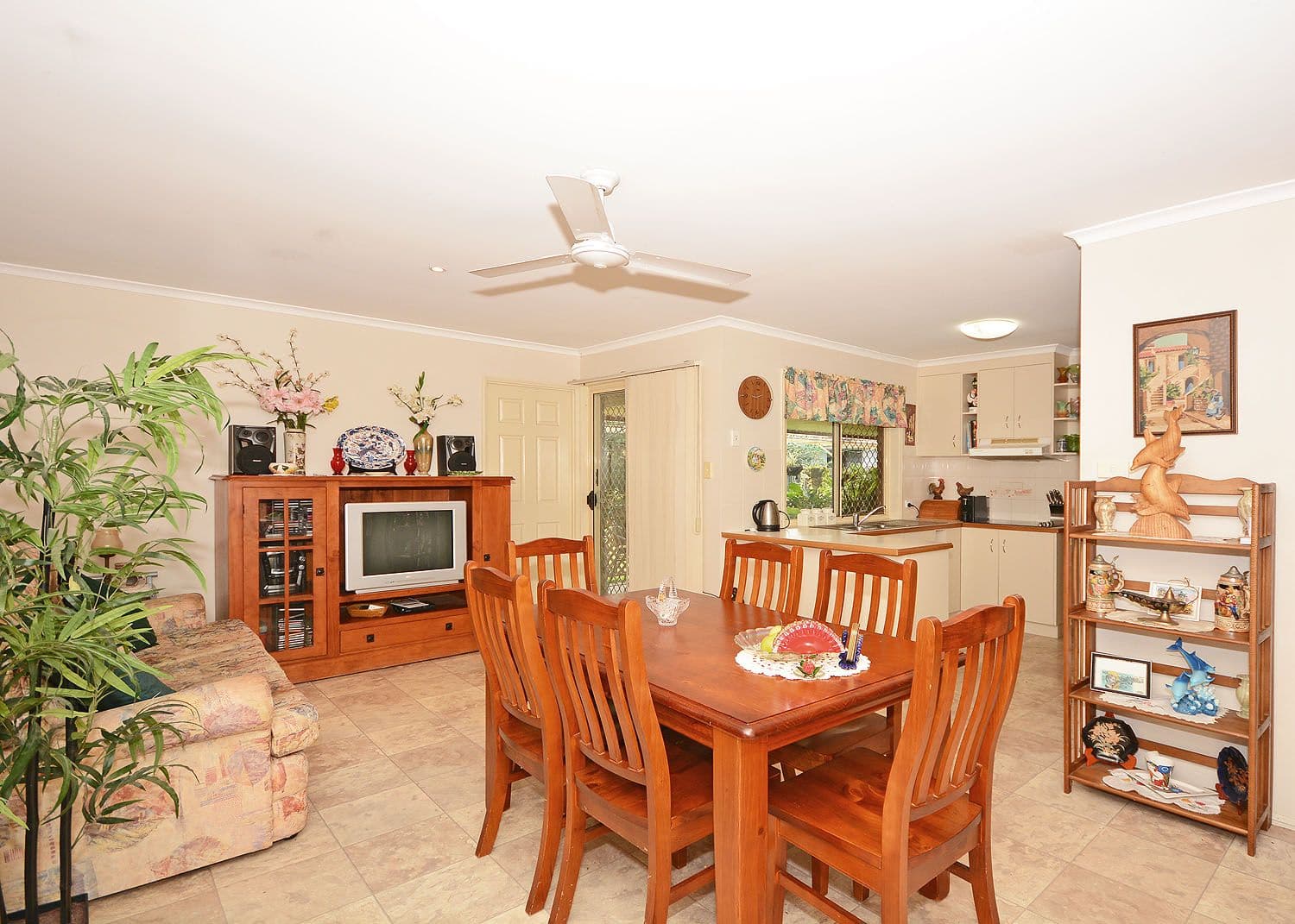 15 Thornbill Drive, Eli Waters QLD 4655, Eli Waters - Thumbnail 2