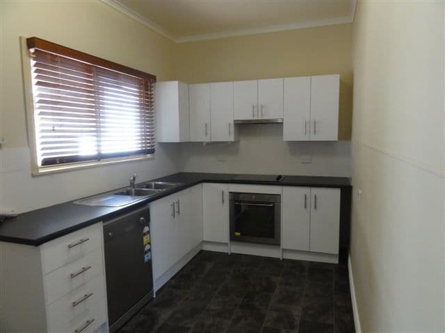 123 McCulloch Street, BROKEN HILL NSW 2880, Broken Hill - Thumbnail 3