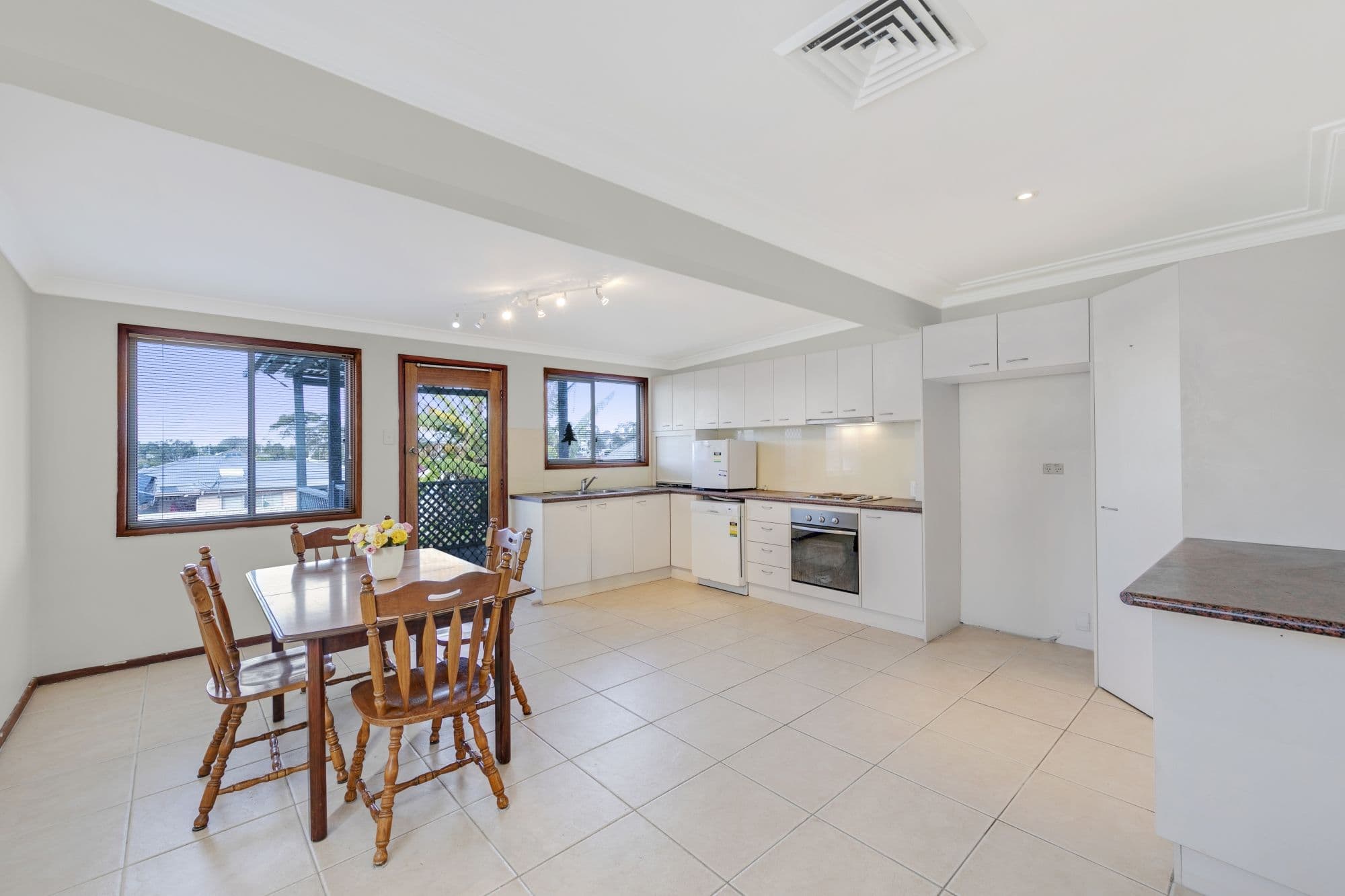 28 South Street, Killarney Vale - Thumbnail 2