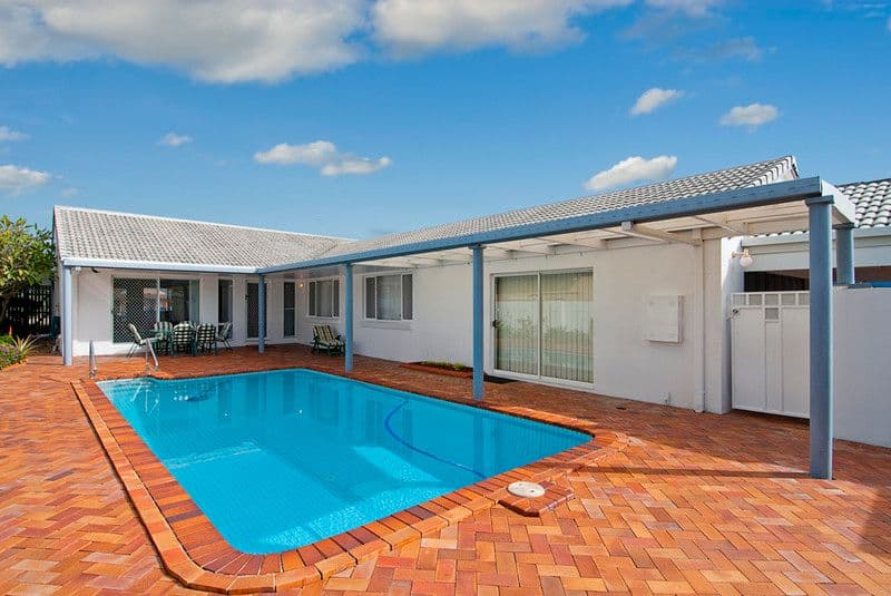 121 Pebble Beach Drive, RUNAWAY BAY QLD 4216, Runaway Bay - Thumbnail 2