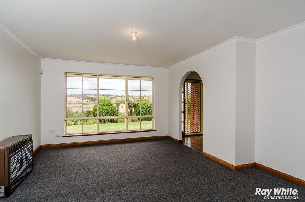 6 Featherstone Drive, Huntfield Heights SA 5163, Huntfield Heights - Thumbnail 4