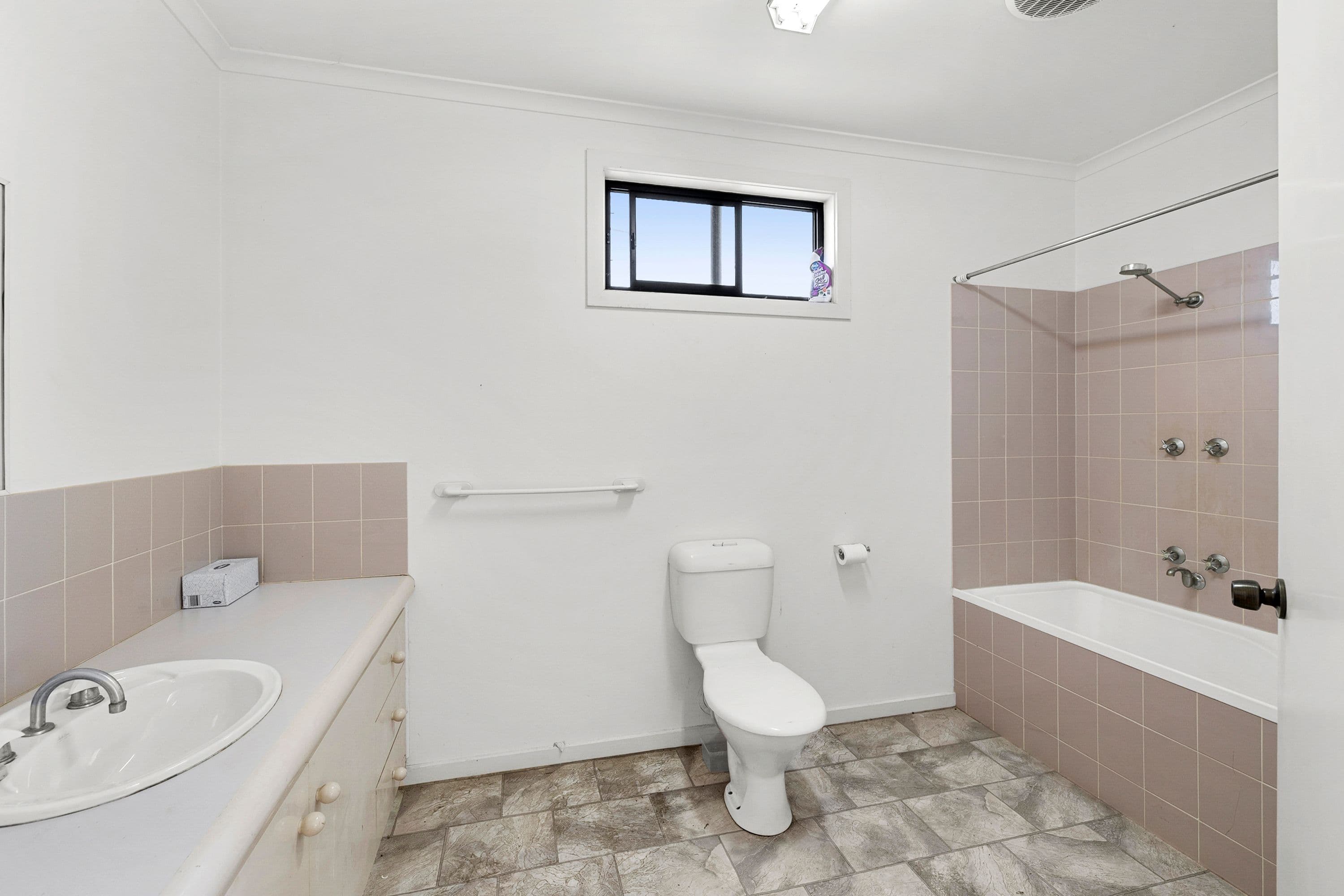 7 Dean Street, Ararat VIC 3377, Ararat - Thumbnail 3