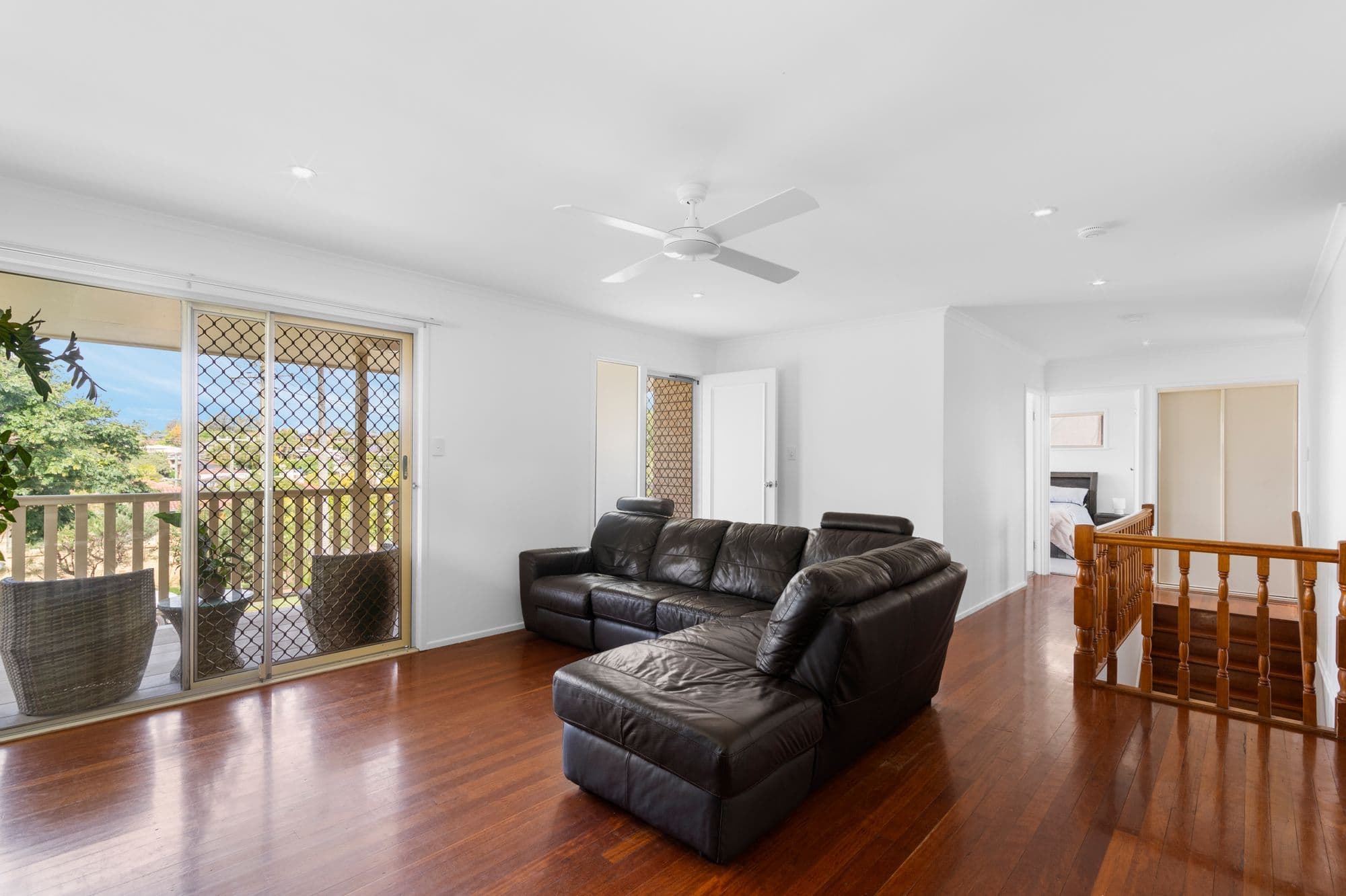 17 Peterglen Street, Wishart QLD 4122, Wishart - Thumbnail 3