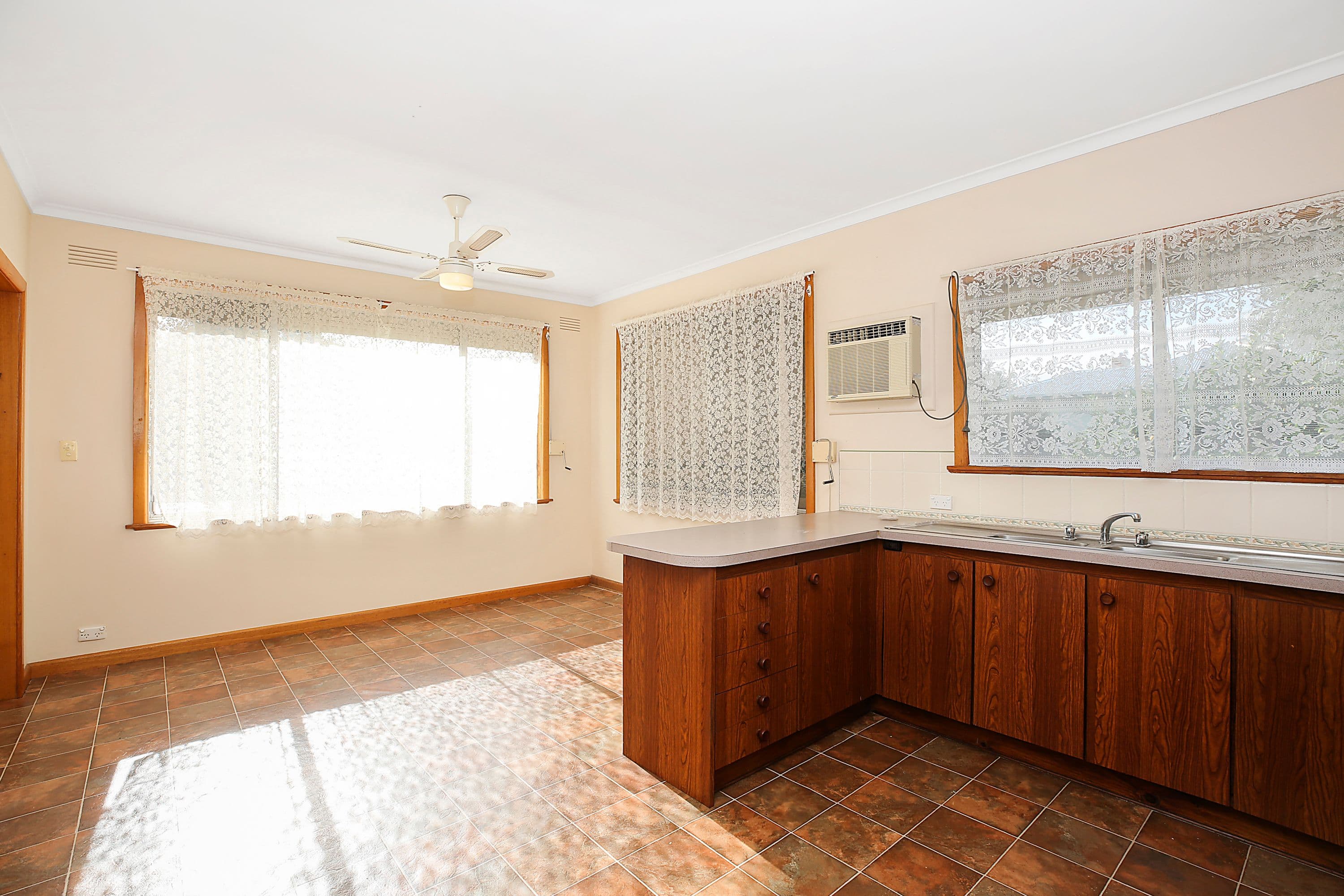 55 Silvester Street, Cobden VIC 3266, Cobden - Thumbnail 4