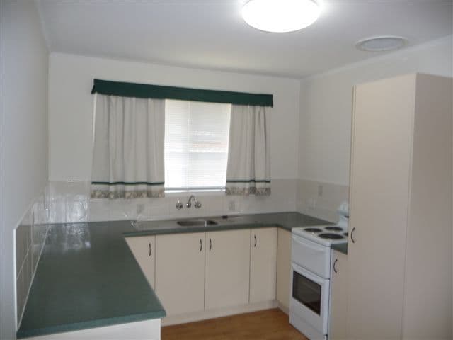 85  Knockator Crescent, CENTENARY HEIGHTS QLD 4350, Centenary Heights - Thumbnail 3