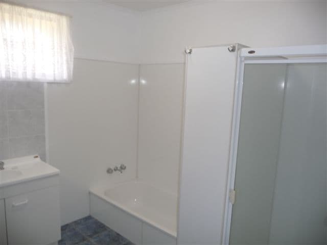 85  Knockator Crescent, CENTENARY HEIGHTS QLD 4350, Centenary Heights - Thumbnail 4
