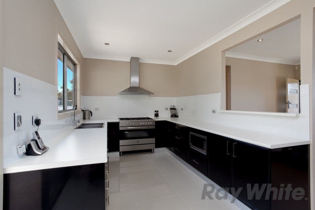 11 Walumbi Avenue, TINGIRA HEIGHTS NSW 2290, Tingira Heights - Thumbnail 2