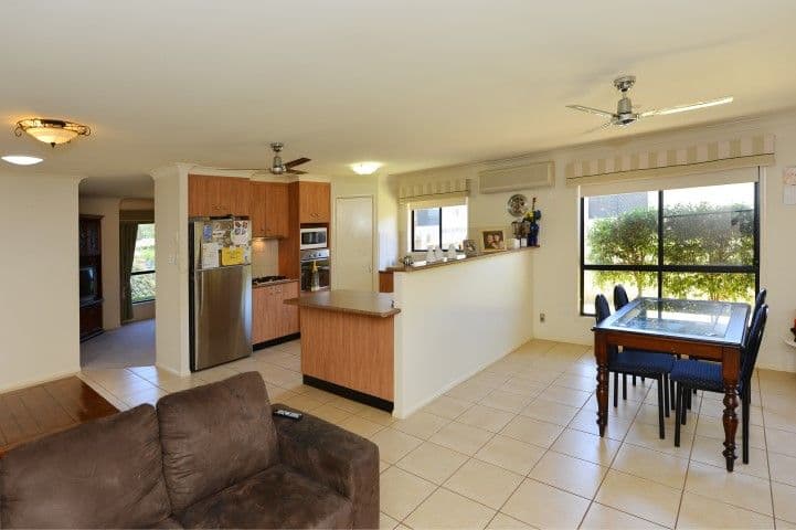 38 Banksdale Drive, MIDDLE RIDGE QLD 4350, Middle Ridge - Thumbnail 3