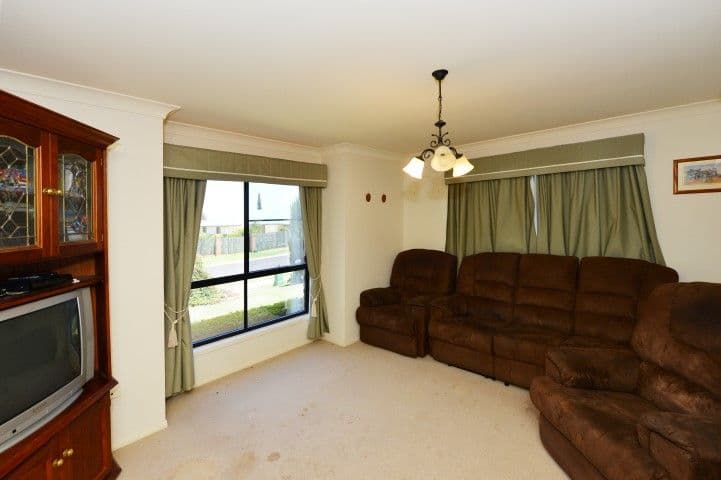 38 Banksdale Drive, MIDDLE RIDGE QLD 4350, Middle Ridge - Thumbnail 4